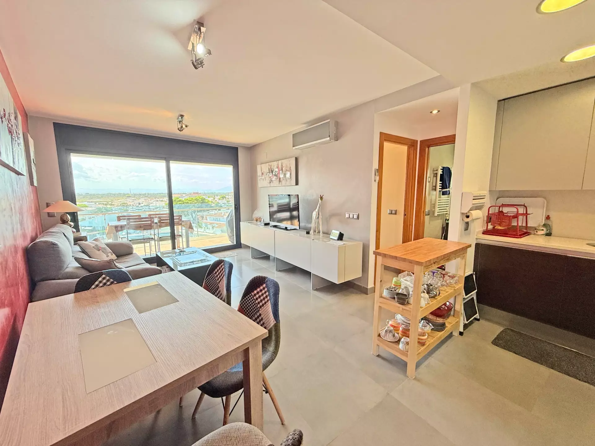 Extraordinaire penthouse-duplex avec piscine et parking à Roses
