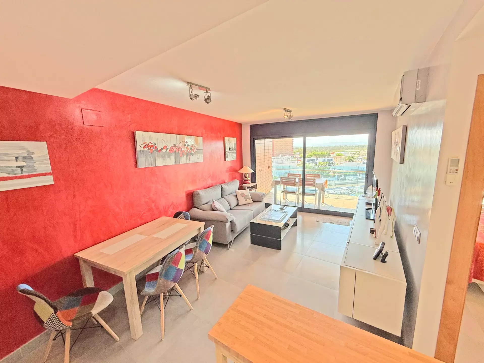 Extraordinaire penthouse-duplex avec piscine et parking à Roses