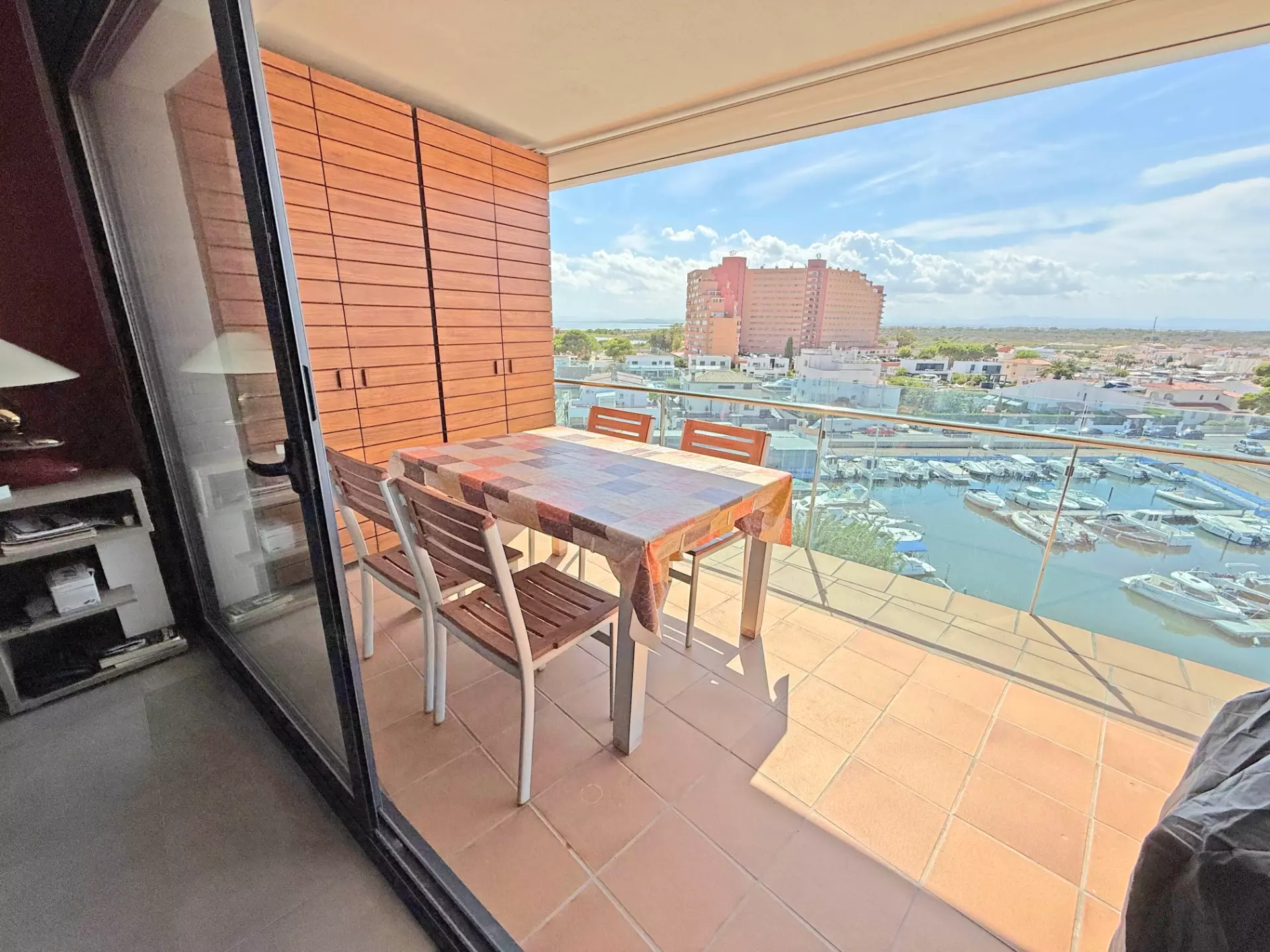 Extraordinaire penthouse-duplex avec piscine et parking à Roses