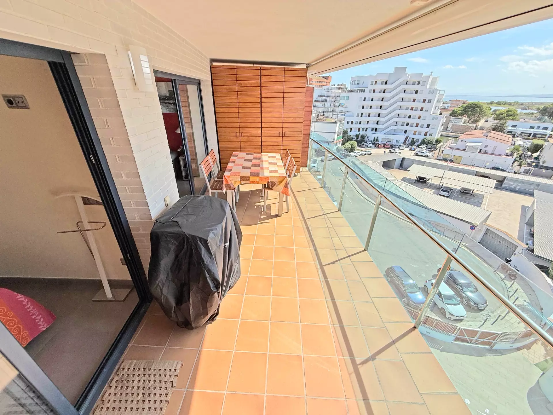 Extraordinaire penthouse-duplex avec piscine et parking à Roses