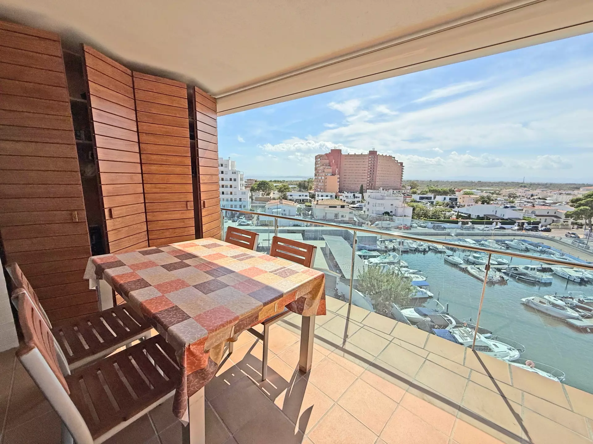 Extraordinaire penthouse-duplex avec piscine et parking à Roses