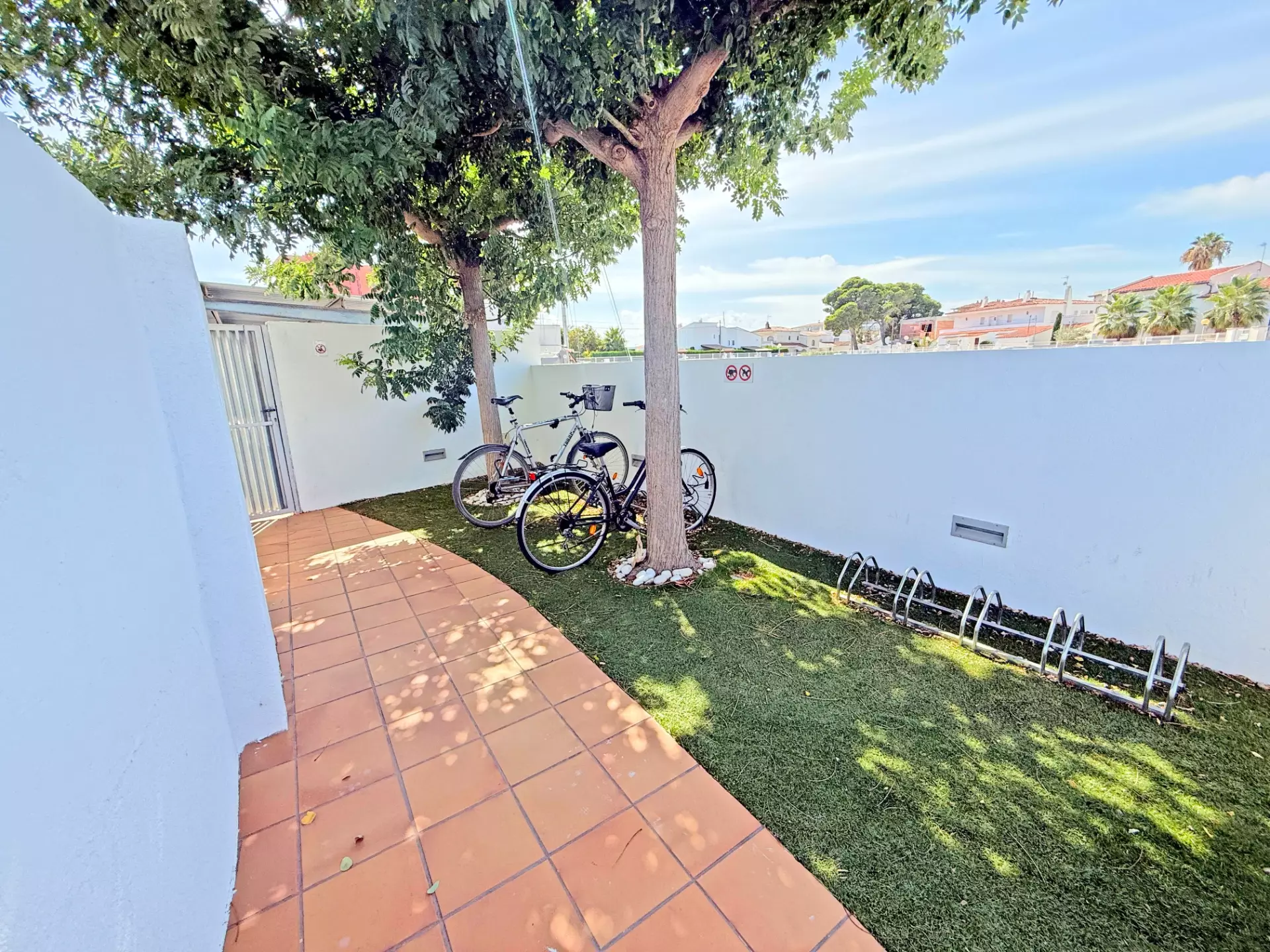Extraordinaire penthouse-duplex avec piscine et parking à Roses