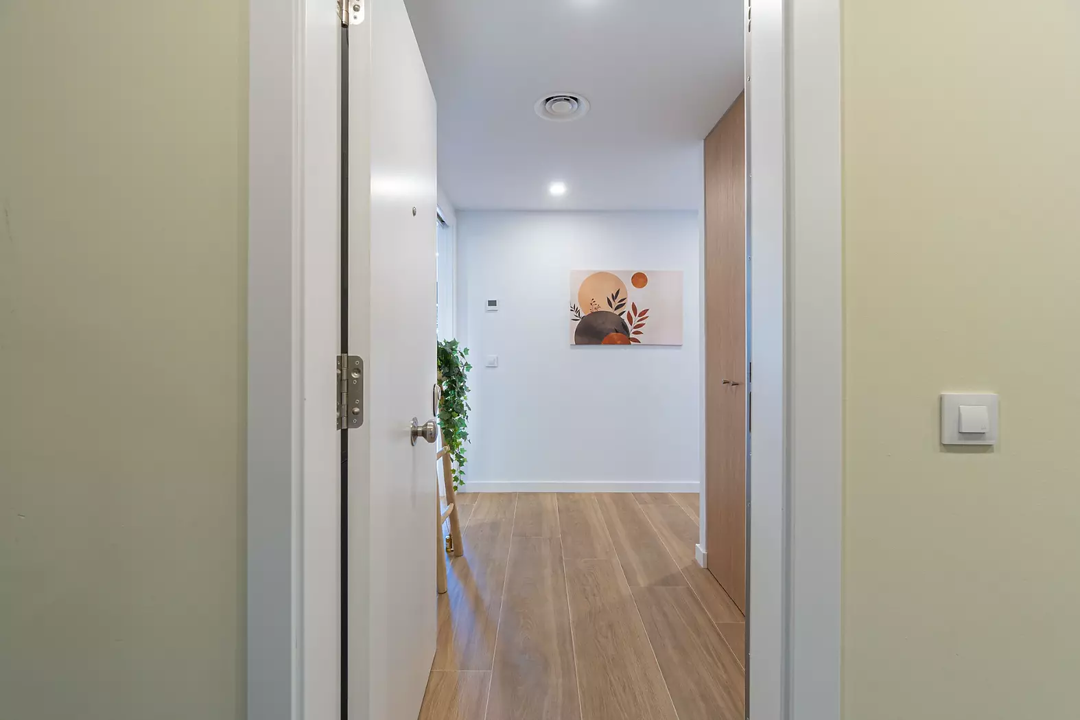 Modern apartment just 200 m from Roses beach