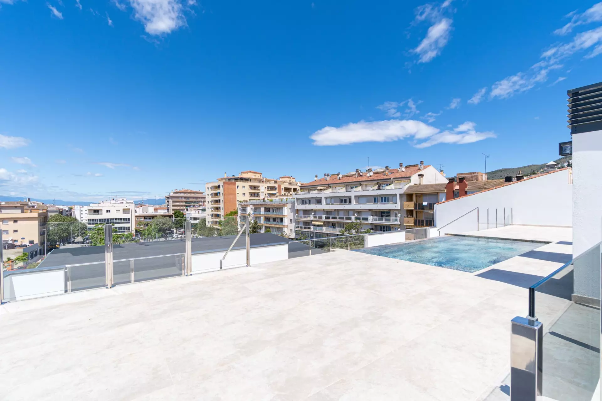 Pis modern a només 200 m de la platja de Roses