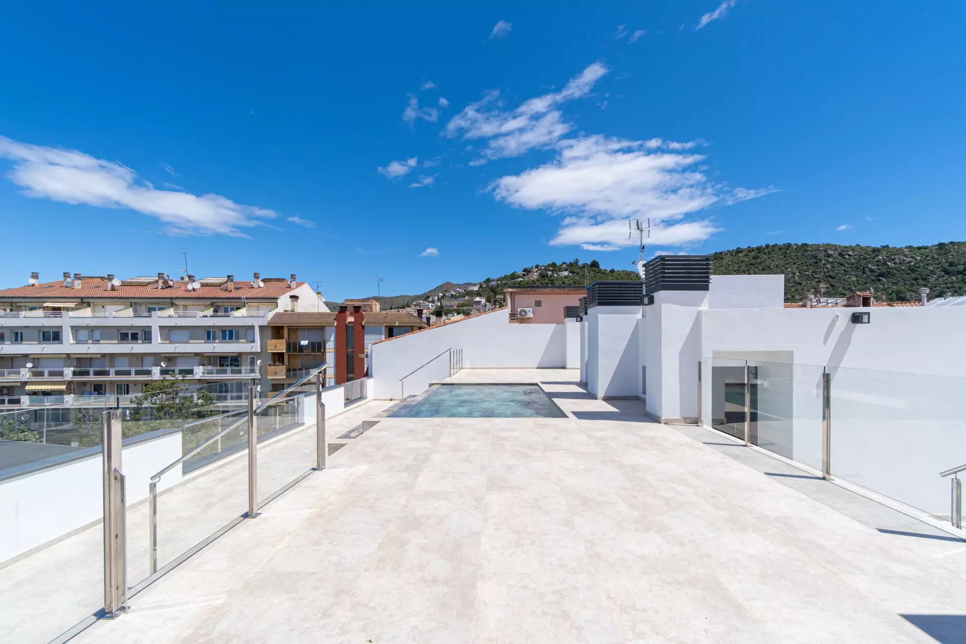Pis modern a només 200 m de la platja de Roses