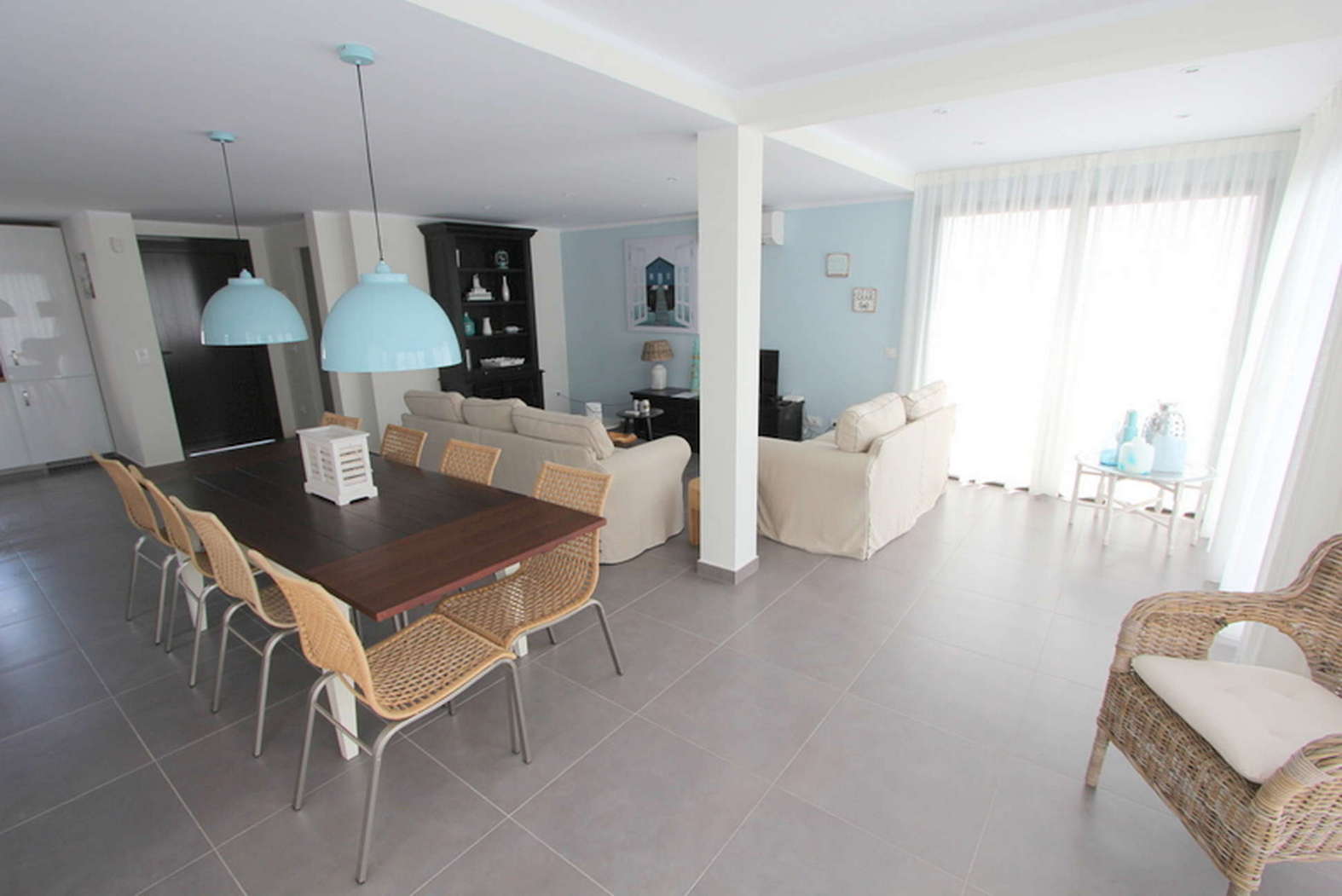 SPLENDID HOUSE ON THE CANAL RENOVATED FOR SALE IN EMPURIABRAVA