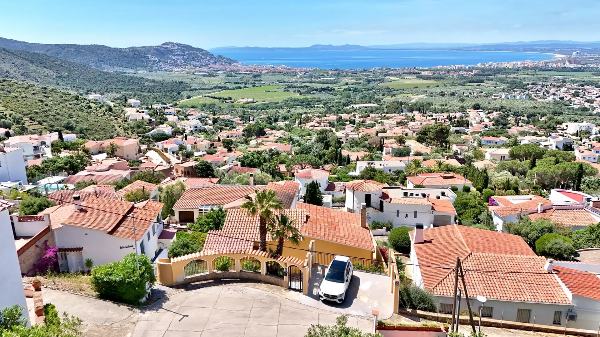 Casa reformada amb piscina i magnífiques vistes a la badia de Roses, Mas Fumats
