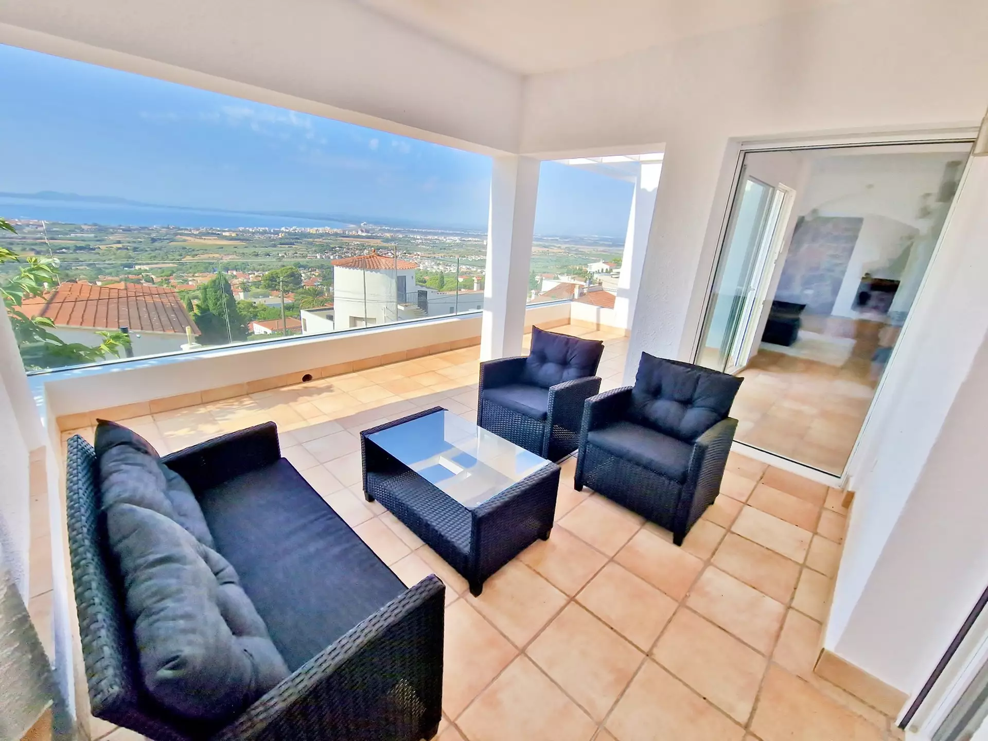 Casa reformada amb piscina i magnífiques vistes a la badia de Roses, Mas Fumats