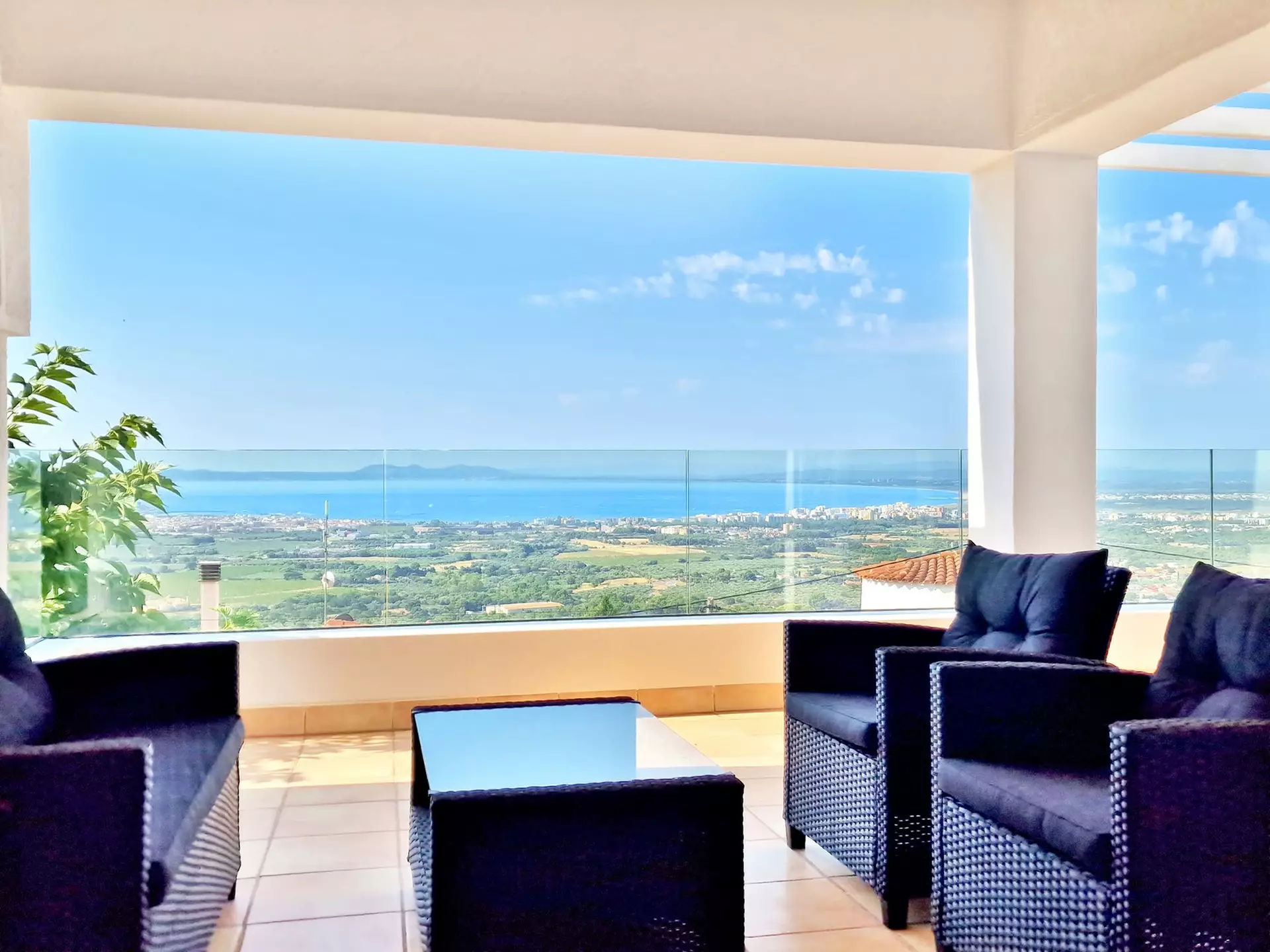 Casa reformada amb piscina i magnífiques vistes a la badia de Roses, Mas Fumats