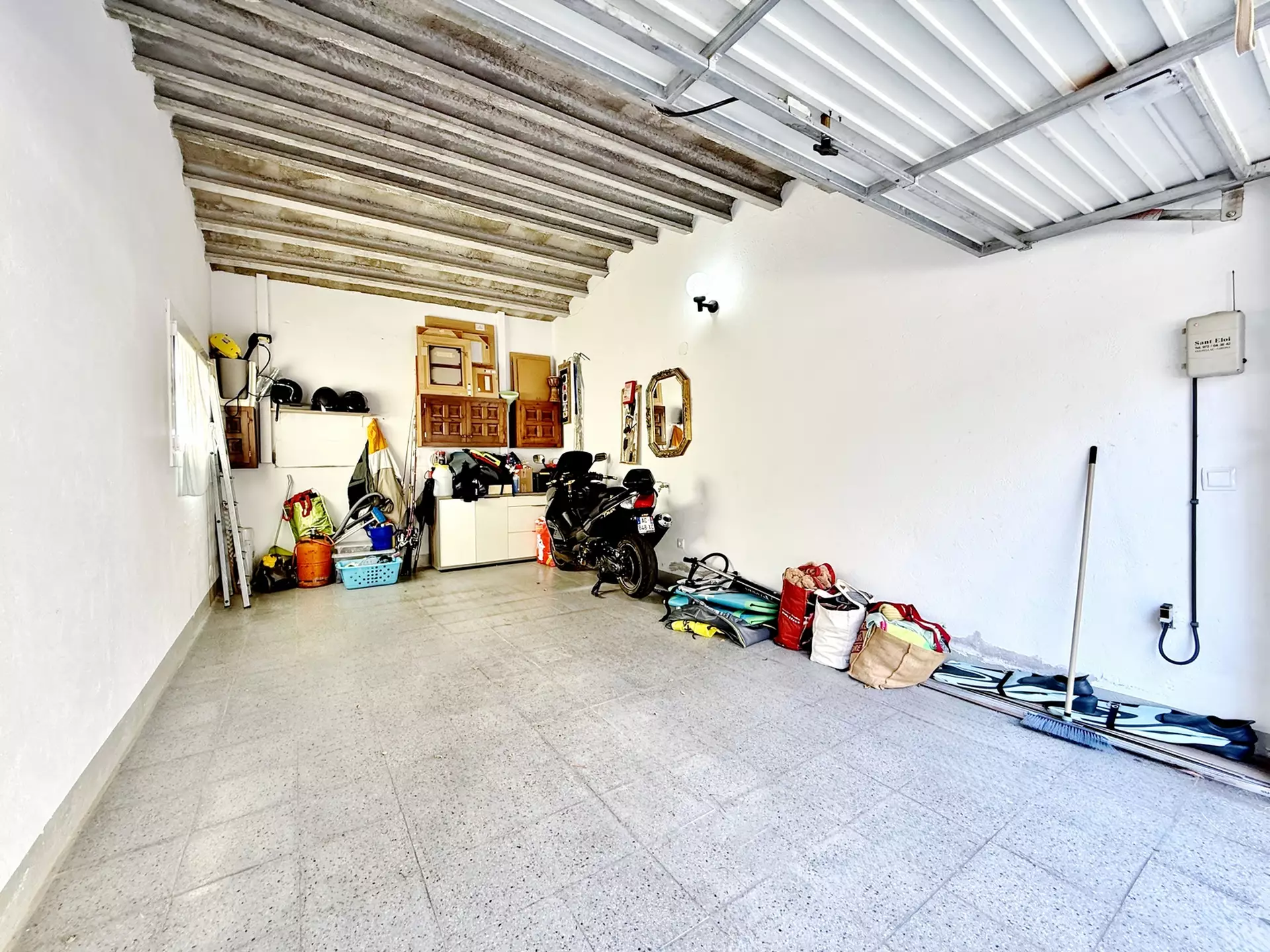 Renoviertes Penthouse in Roses mit herrlichem Meerblick, Garage und guter Erreichbarkeit