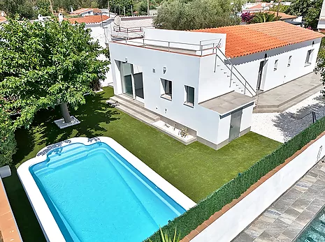 Fantàstica casa amb piscina privada a Mas Busca, Roses