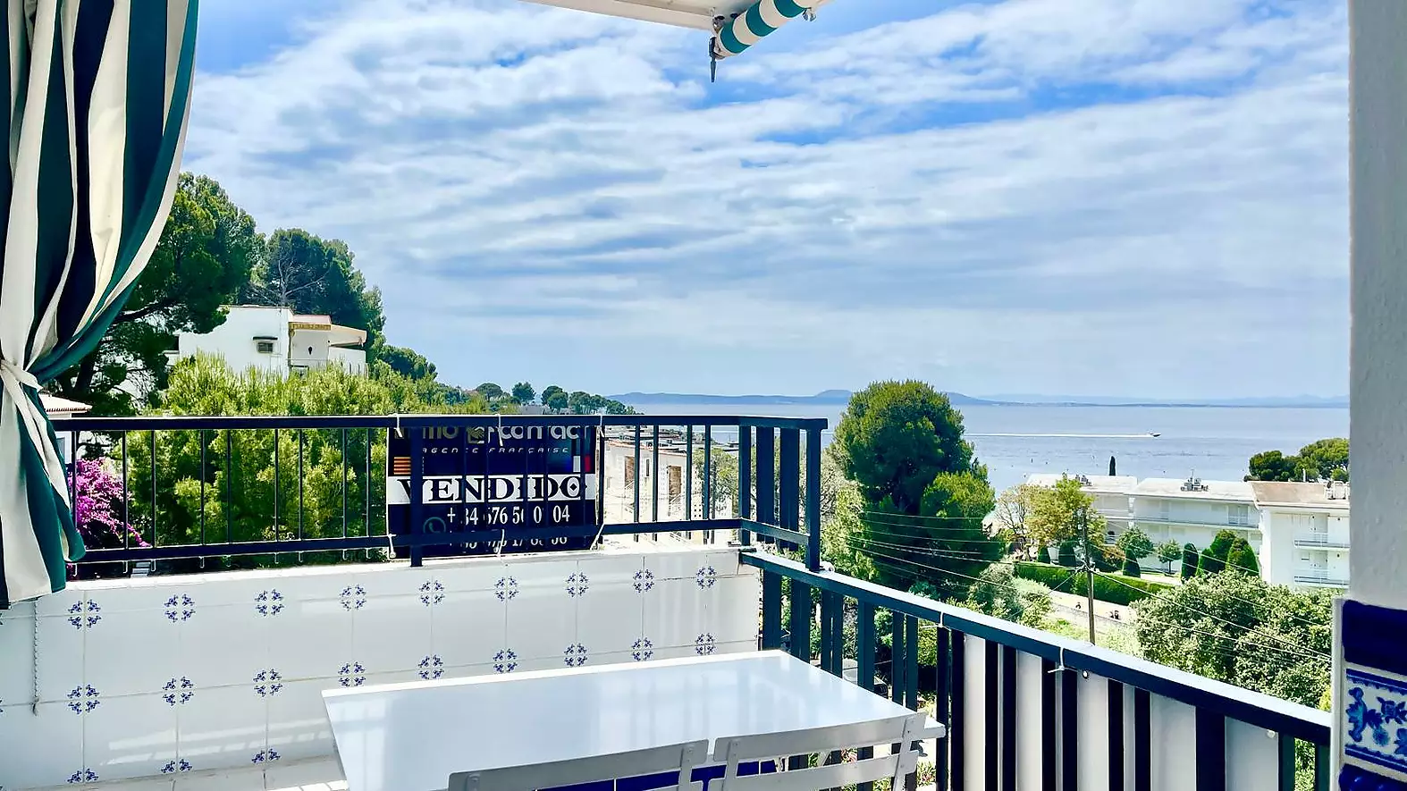 Almadrava, Roses – Apartament amb vistes al mar i llicència turística, a 150 m de la platja