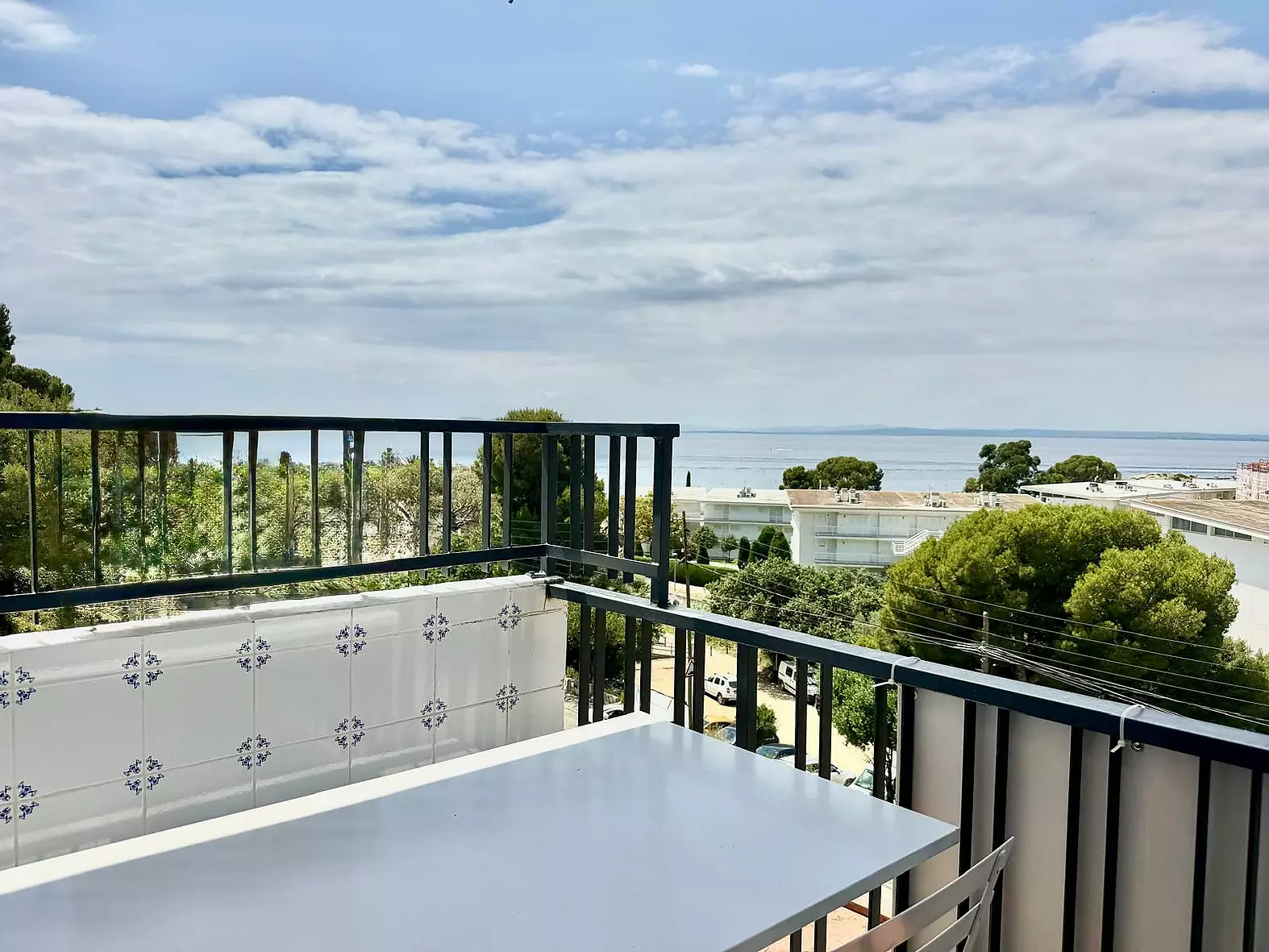 Almadrava, Roses – Apartament amb vistes al mar i llicència turística, a 150 m de la platja