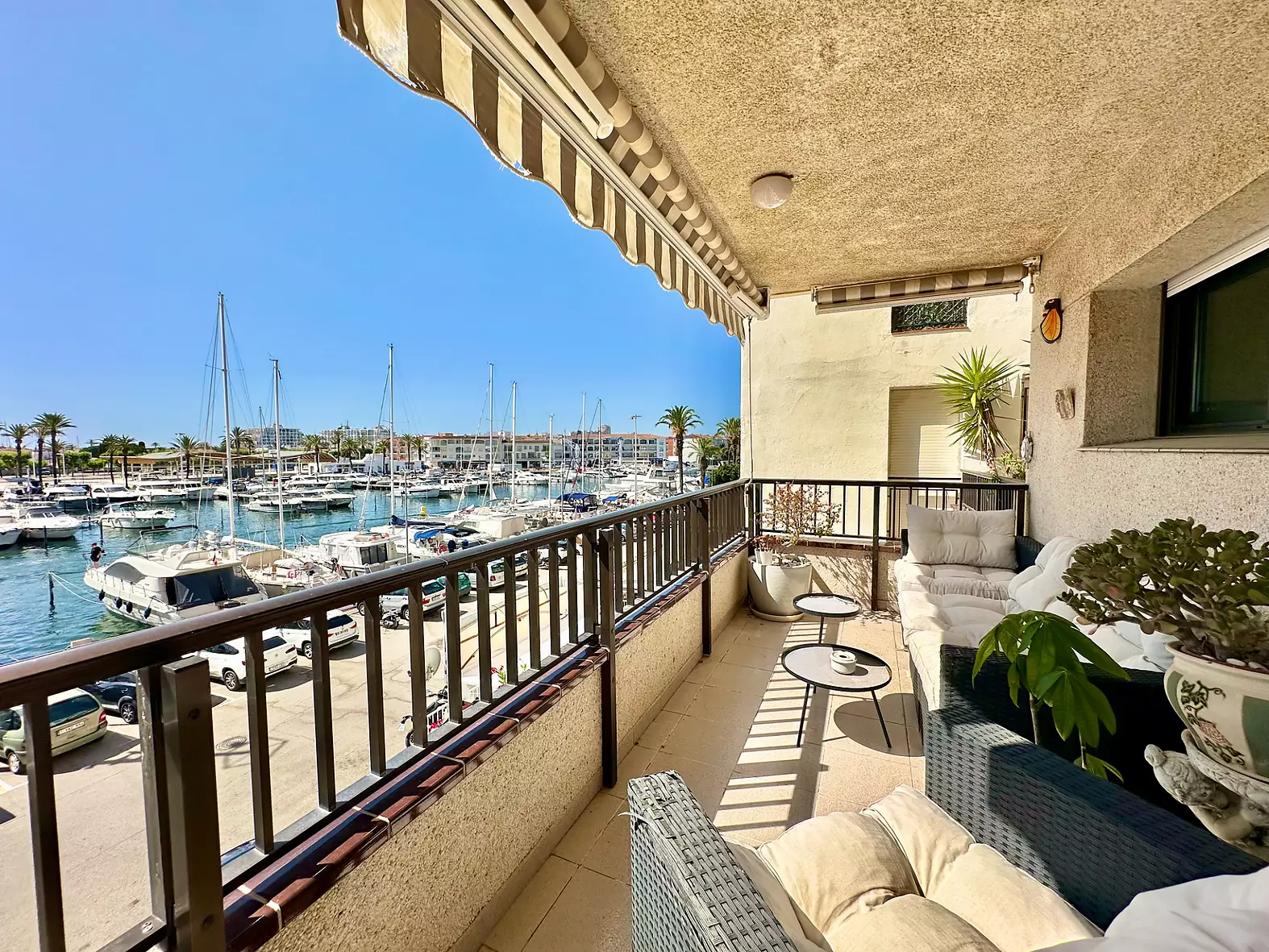 Appartement en vente avec vue port &agrave; Empuriabrava &ndash; Confort et emplacement privil&eacute;gi&eacute;