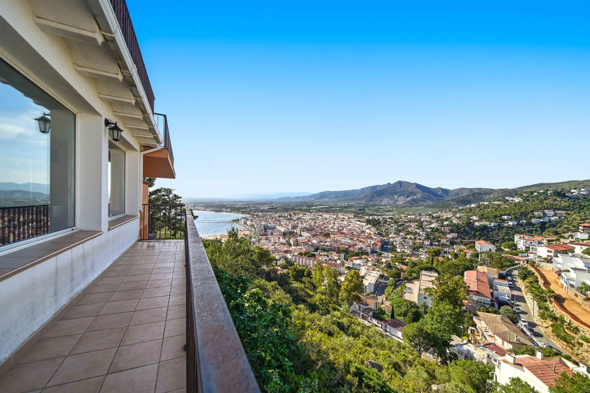 Casa a Puig Rom amb vistes panoràmiques a tota la badia de Roses