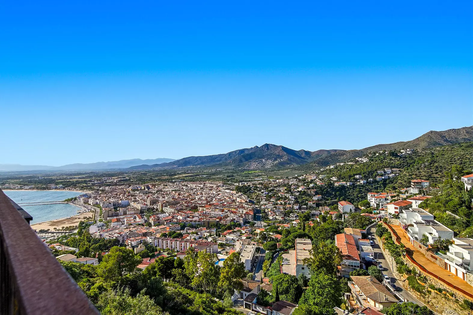 Casa a Puig Rom amb vistes panoràmiques a tota la badia de Roses