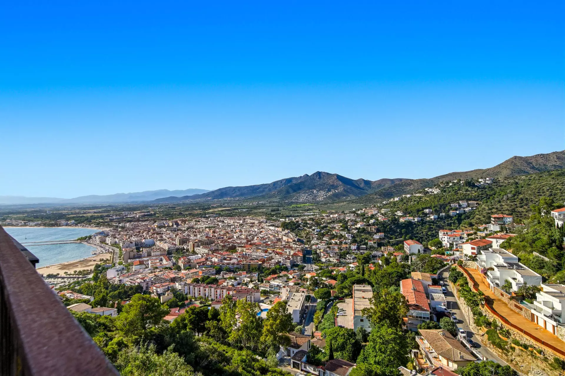 Casa a Puig Rom amb vistes panoràmiques a tota la badia de Roses