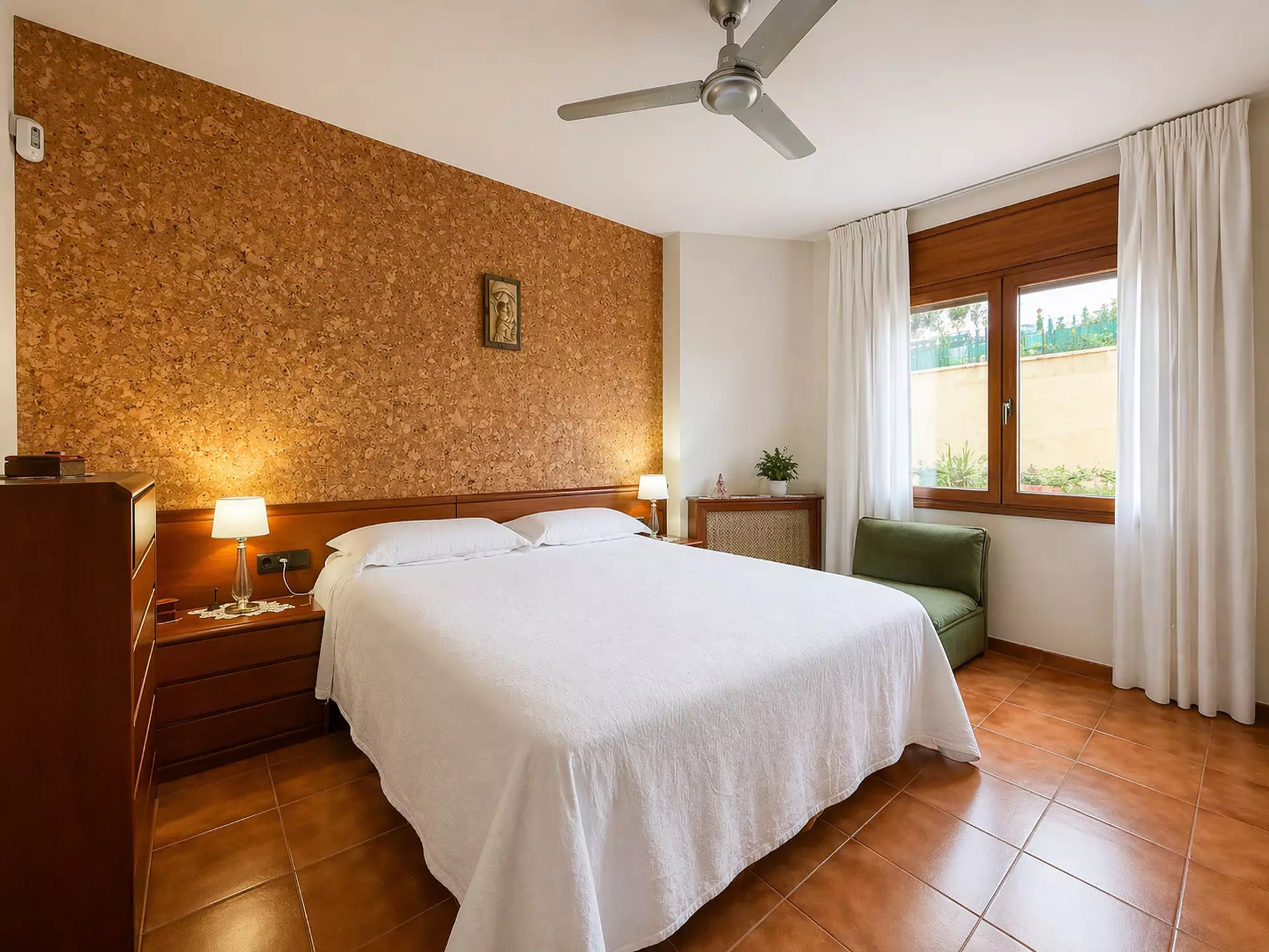 Opportunité rare à Roses : immeuble complet avec revenus multiples au cœur de la Costa Brava