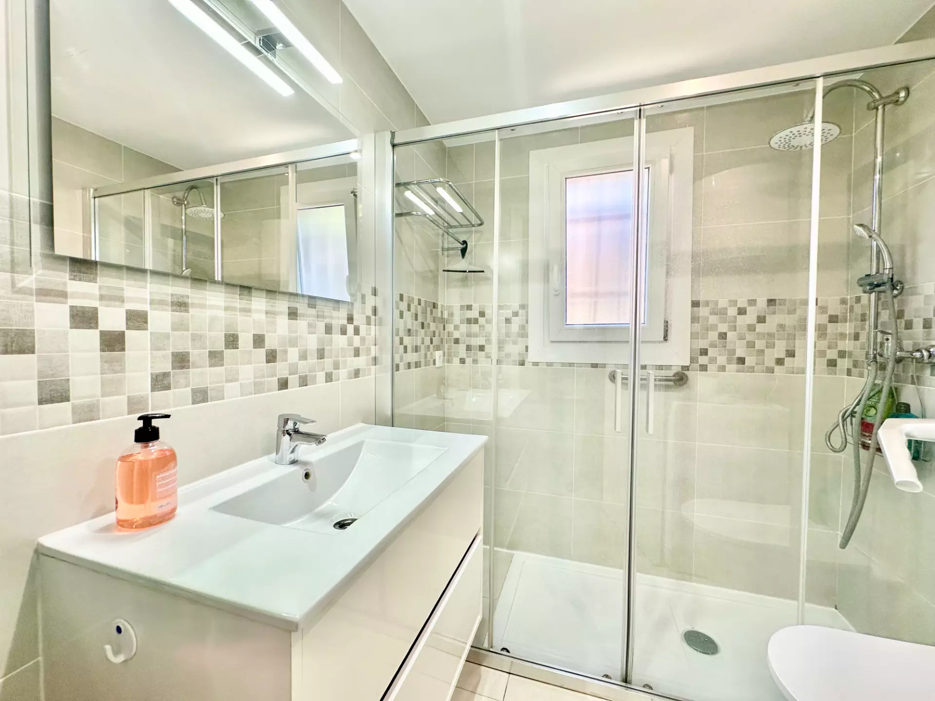 Apartment 150m from the Beach, with Tourist License and Parking in Almadrava, Roses