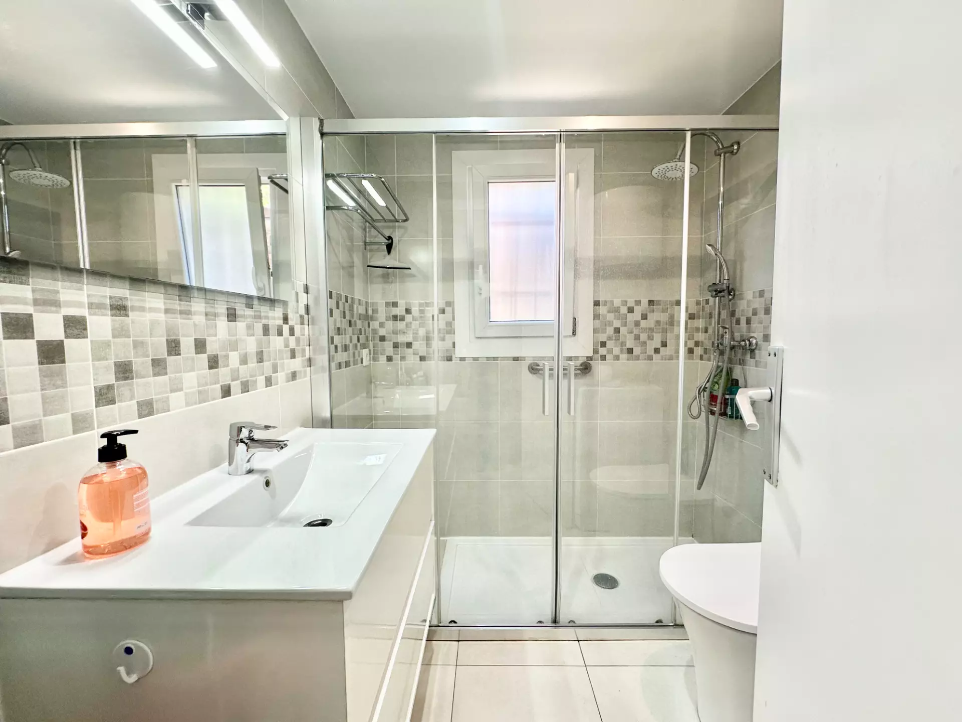 Apartment 150m from the Beach, with Tourist License and Parking in Almadrava, Roses