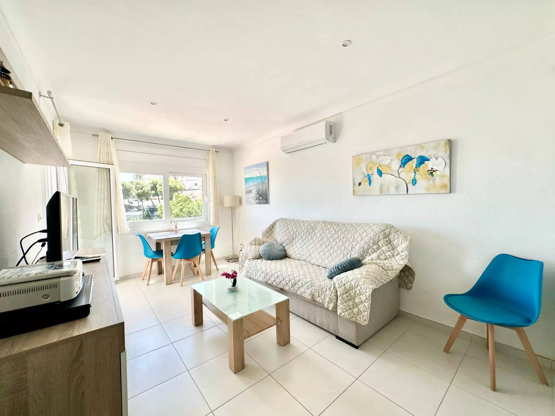 Apartment 150m from the Beach, with Tourist License and Parking in Almadrava, Roses