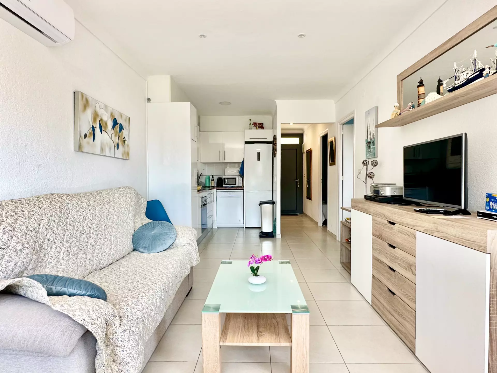 Apartment 150m from the Beach, with Tourist License and Parking in Almadrava, Roses