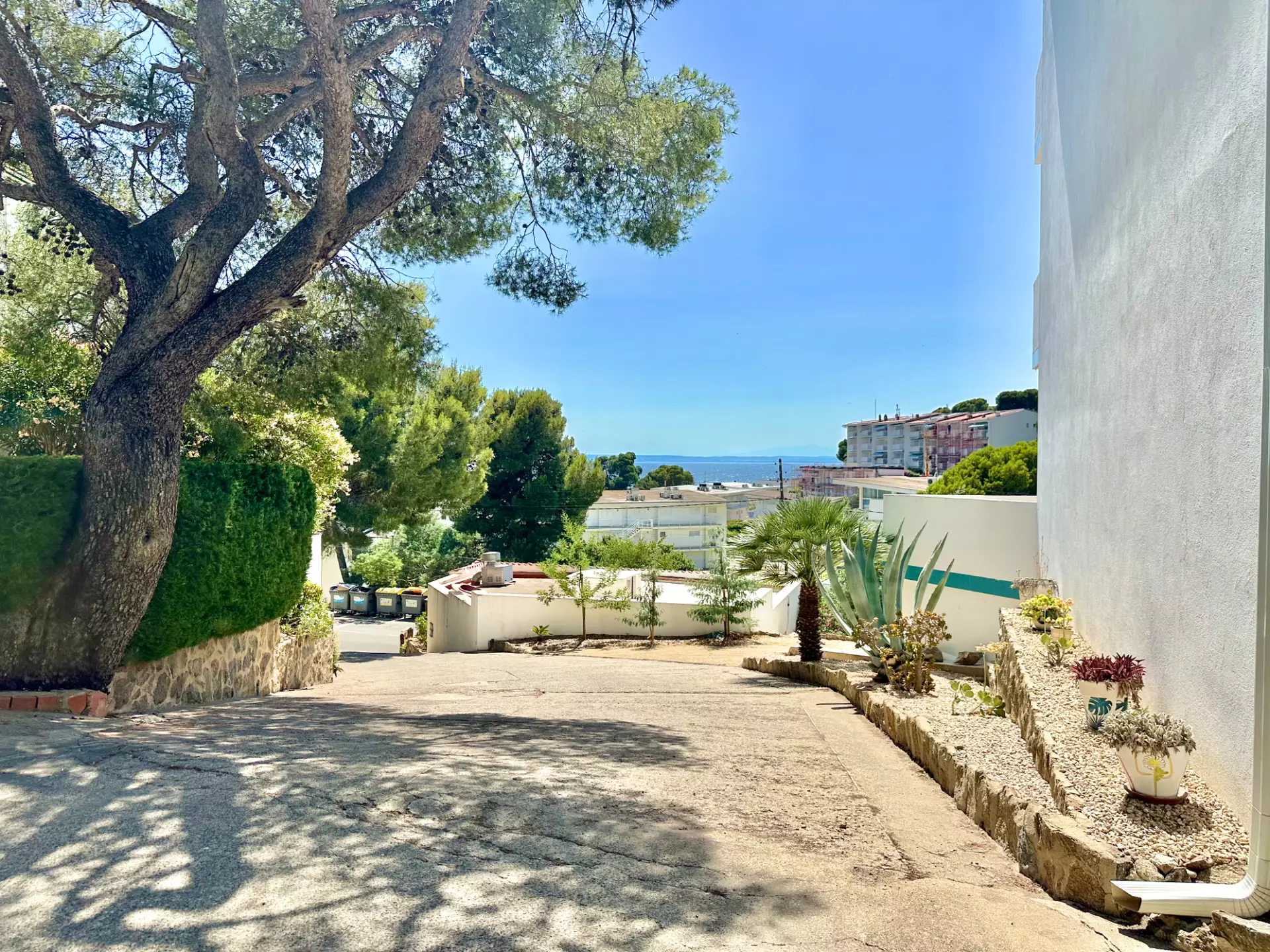 Apartment 150m from the Beach, with Tourist License and Parking in Almadrava, Roses