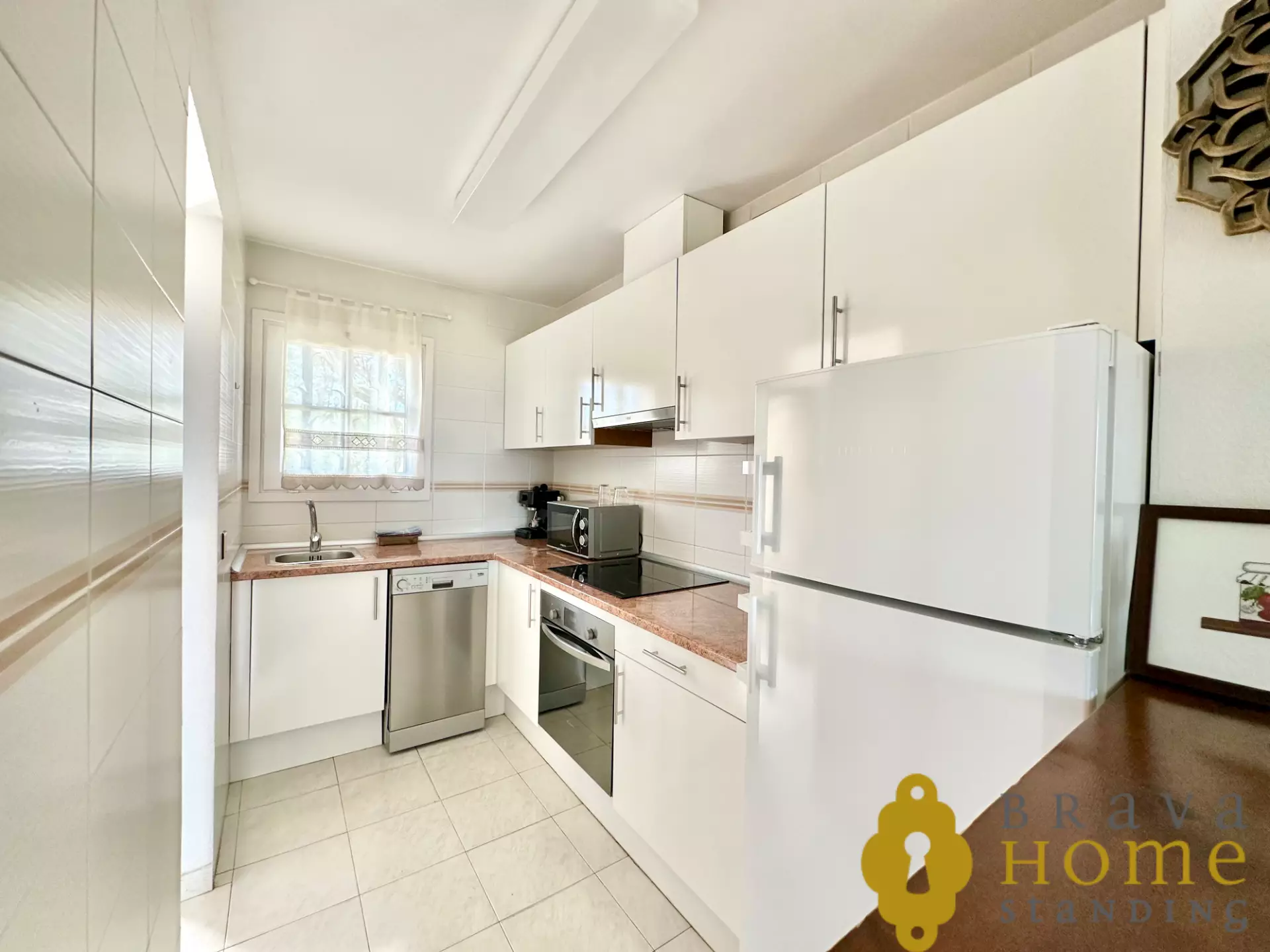 House with swimming pool and tourist license for sale in Roses – ideal investment on the Costa Brava