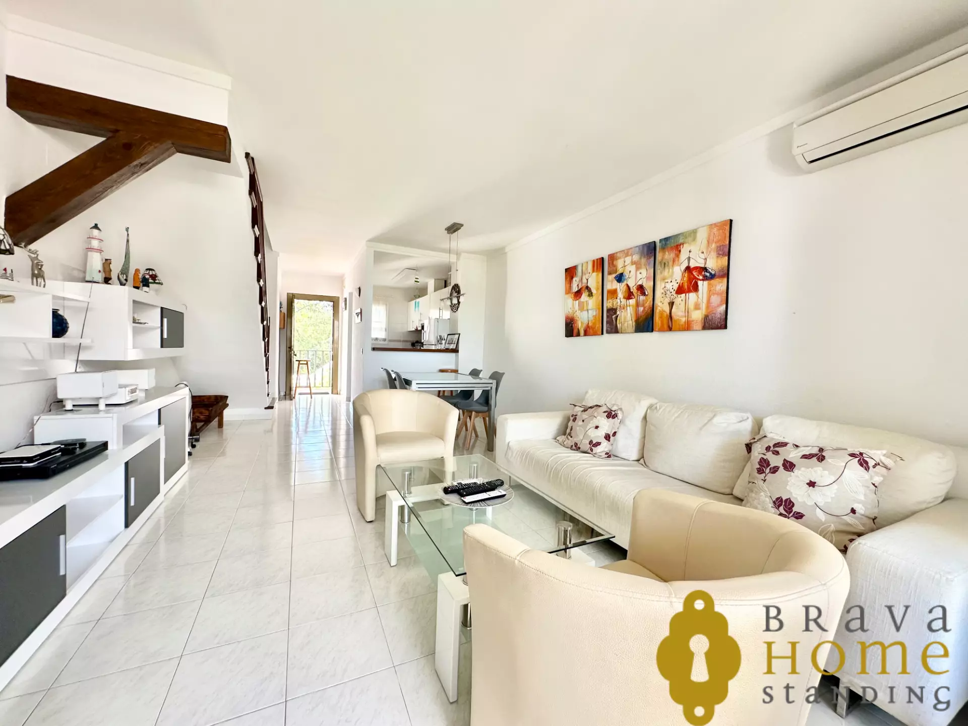 House with swimming pool and tourist license for sale in Roses – ideal investment on the Costa Brava
