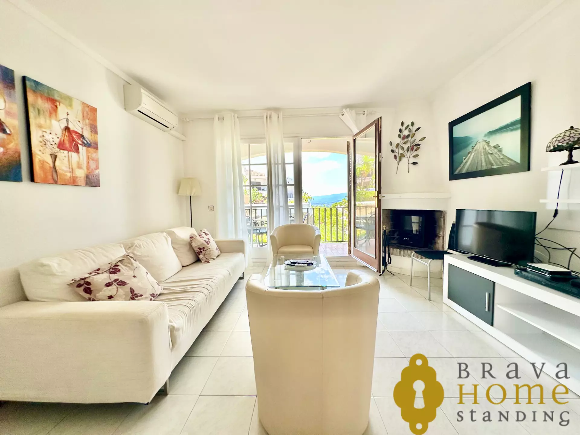 House with swimming pool and tourist license for sale in Roses – ideal investment on the Costa Brava