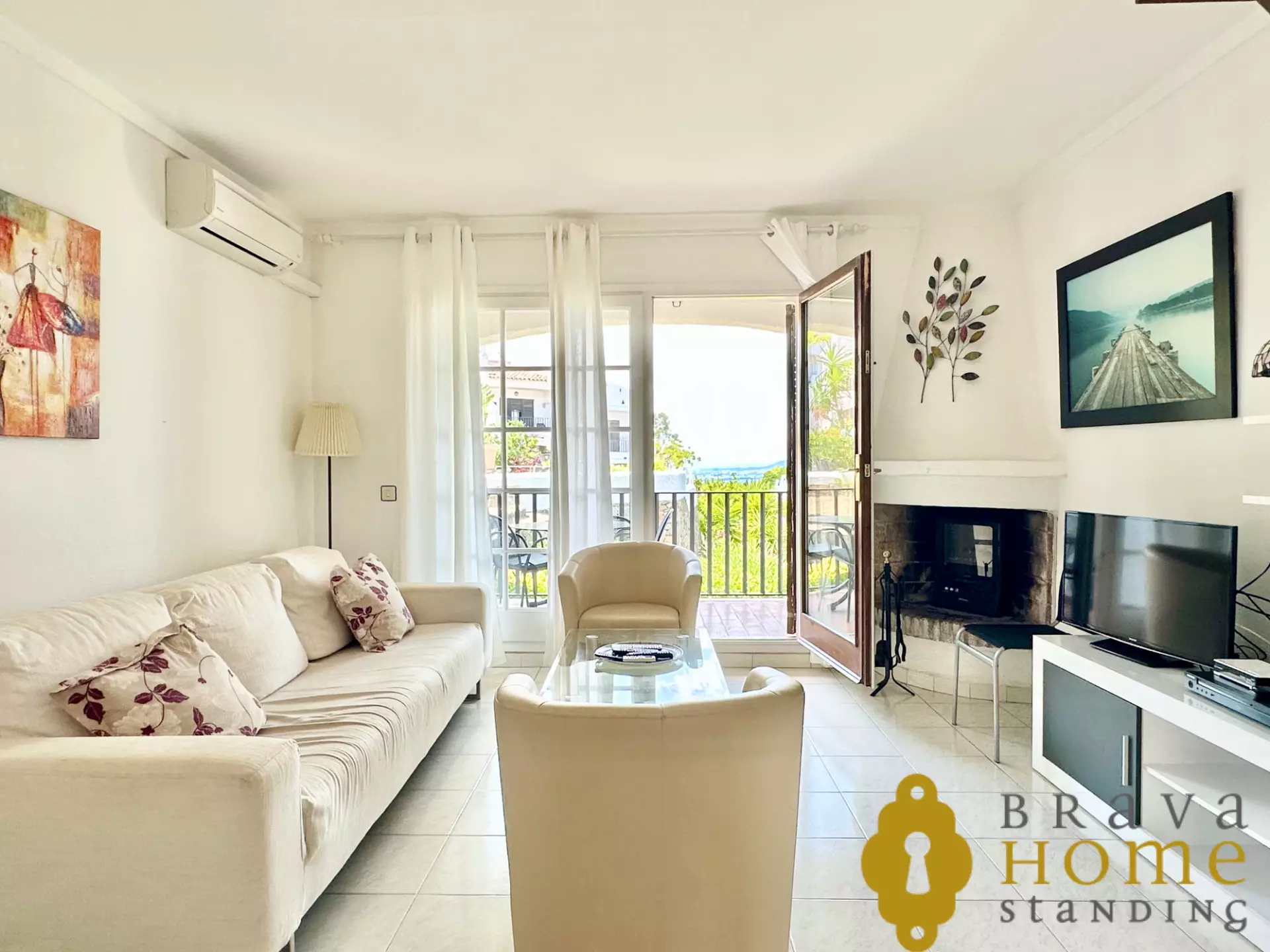 House with swimming pool and tourist license for sale in Roses – ideal investment on the Costa Brava