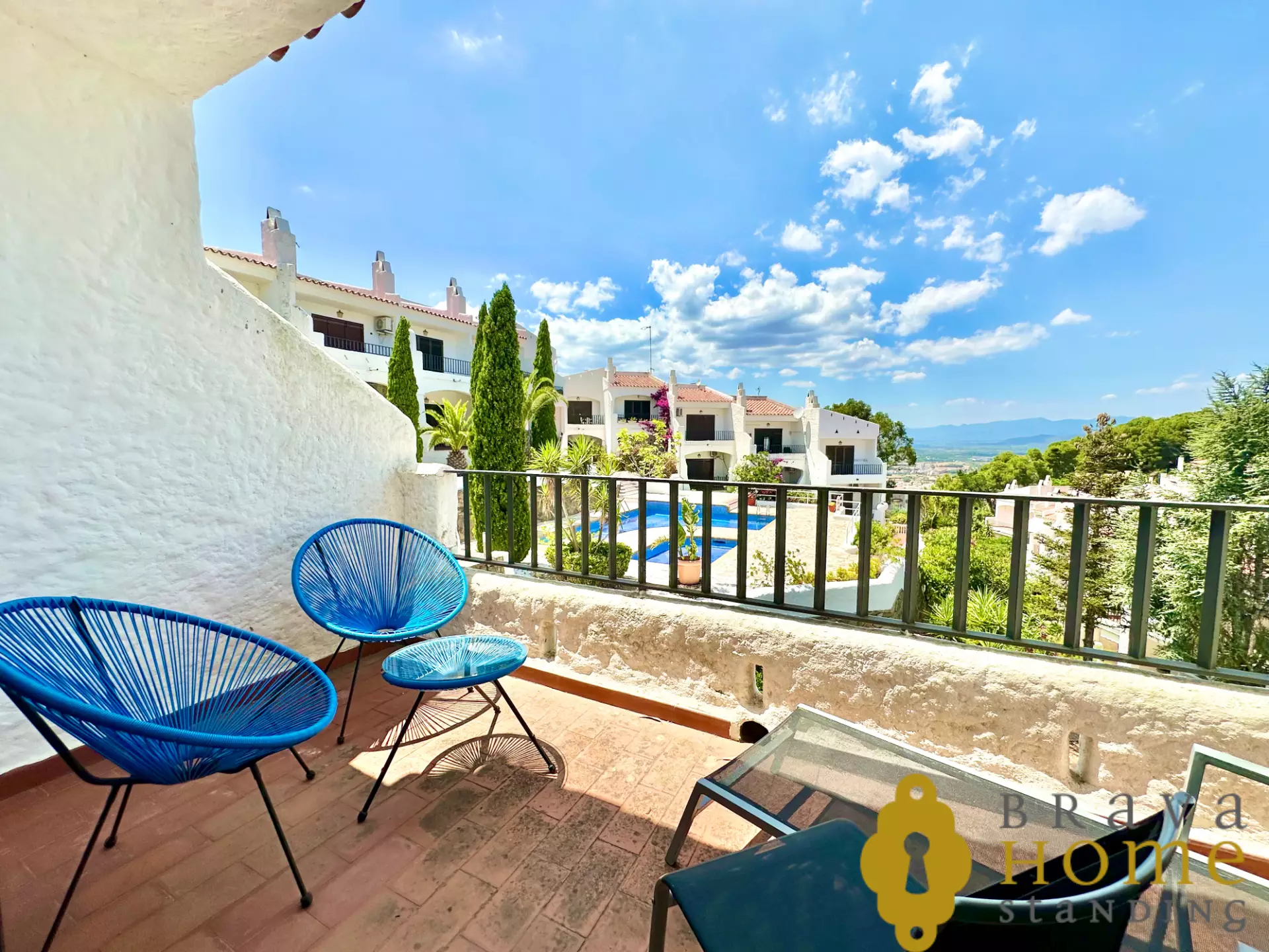 House with swimming pool and tourist license for sale in Roses – ideal investment on the Costa Brava