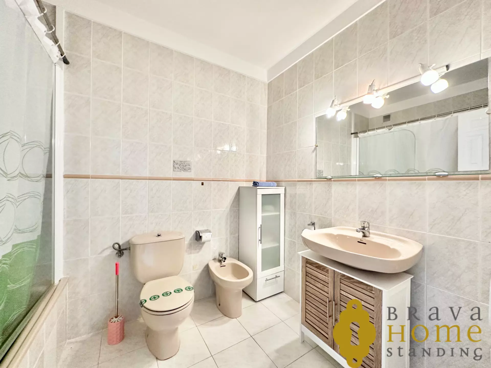 House with swimming pool and tourist license for sale in Roses – ideal investment on the Costa Brava