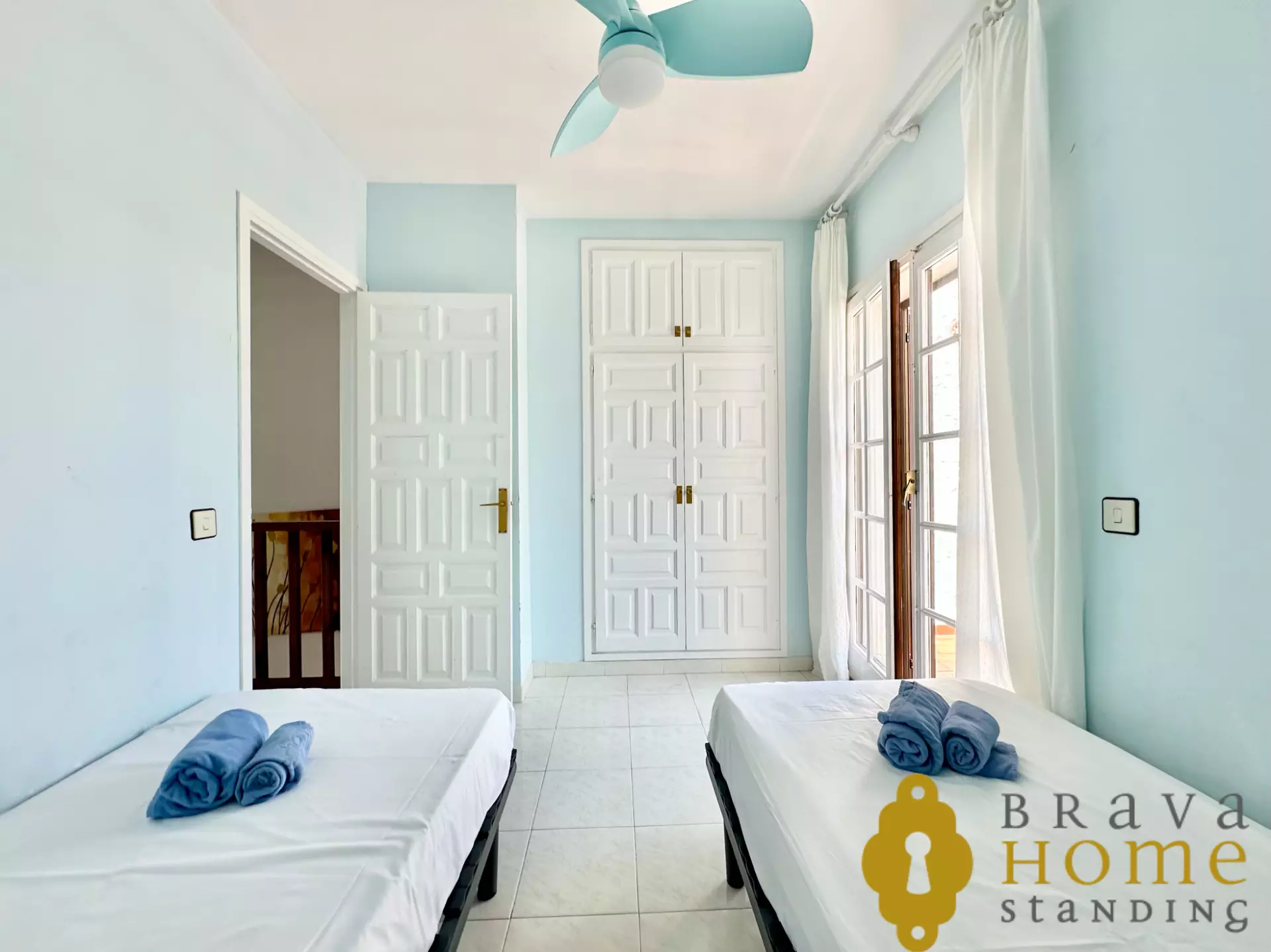 House with swimming pool and tourist license for sale in Roses – ideal investment on the Costa Brava