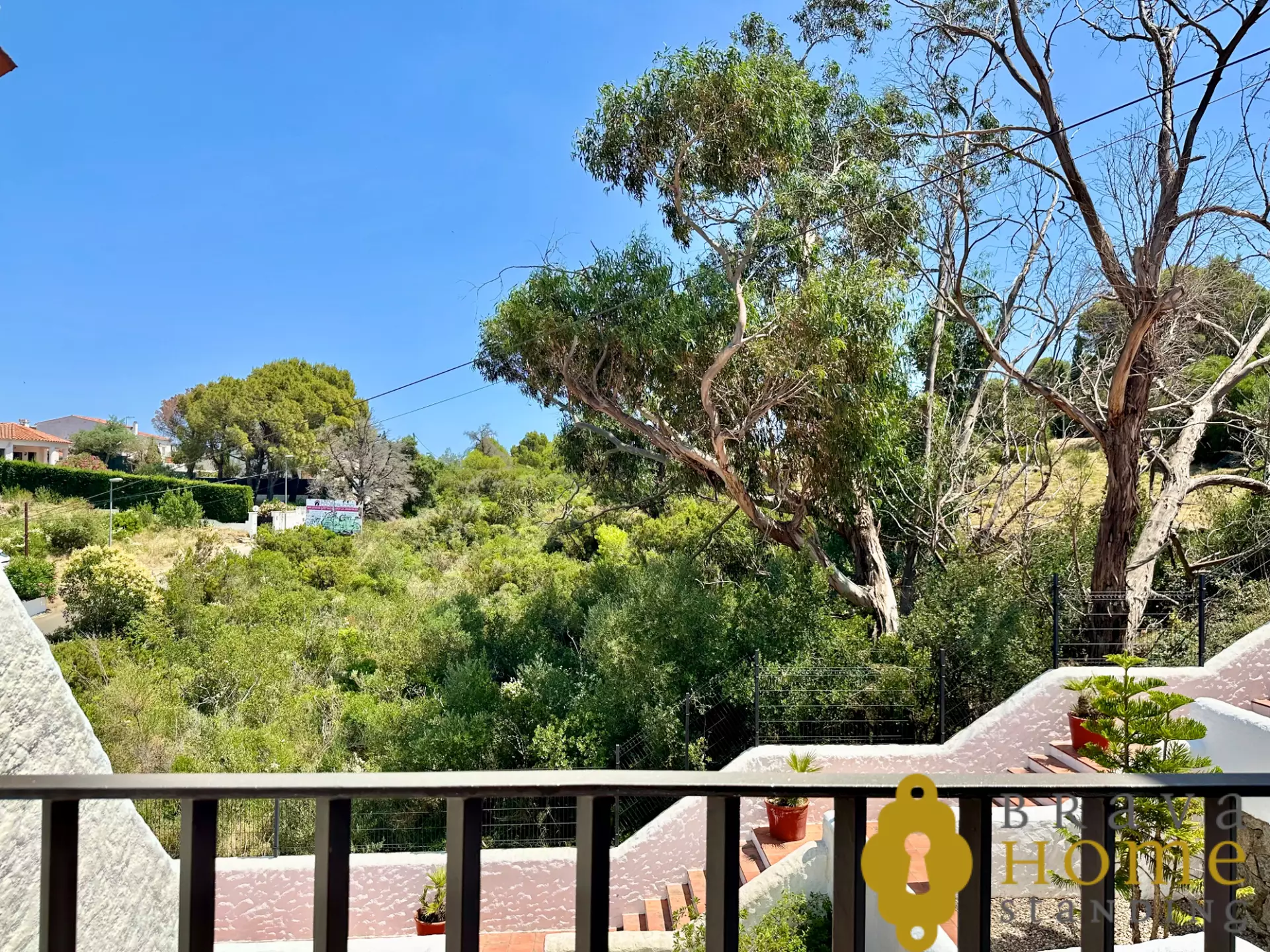 House with swimming pool and tourist license for sale in Roses – ideal investment on the Costa Brava