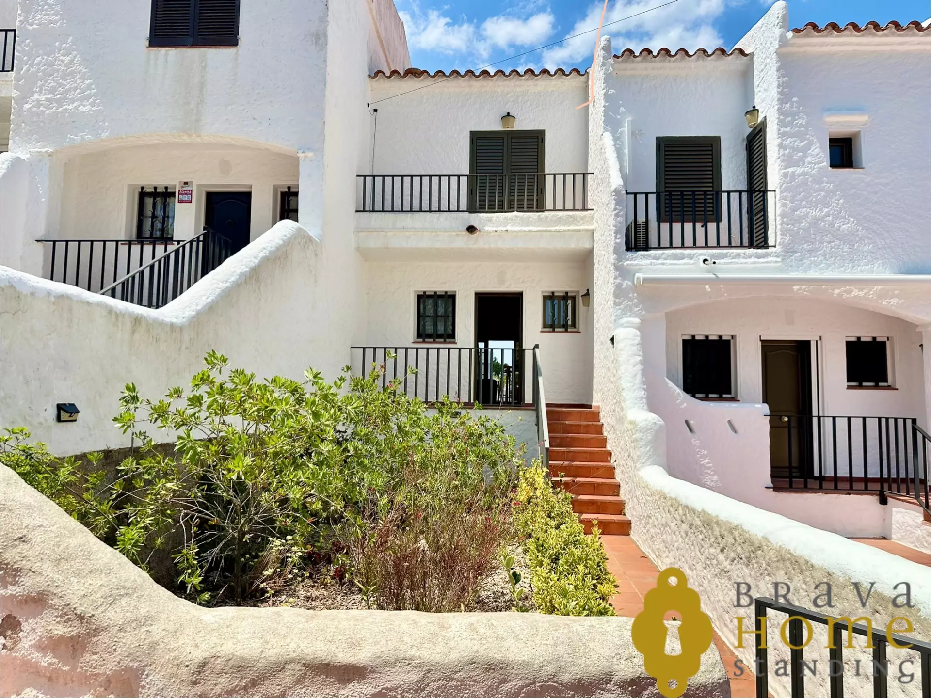 House with swimming pool and tourist license for sale in Roses – ideal investment on the Costa Brava