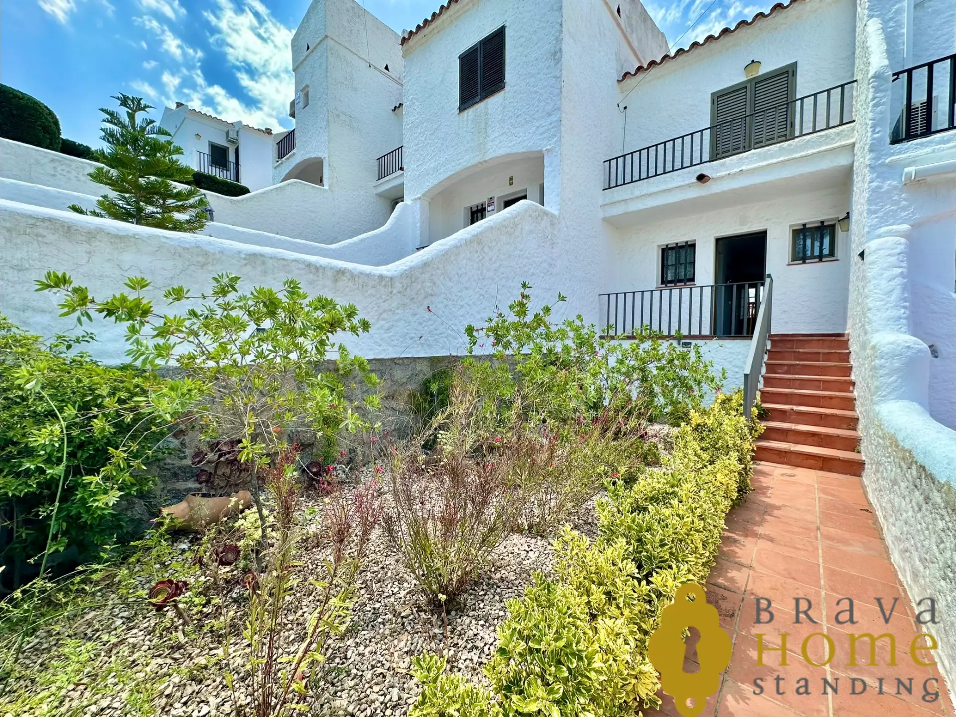 House with swimming pool and tourist license for sale in Roses – ideal investment on the Costa Brava