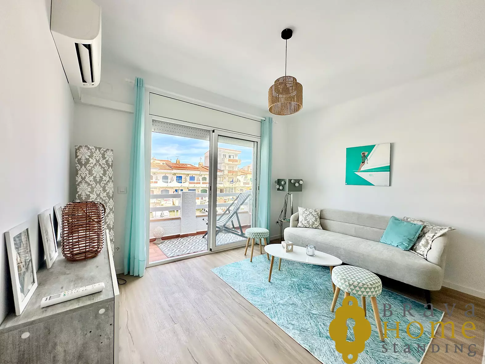 Apartament reformat amb vistes al canal en venda a Empuriabrava