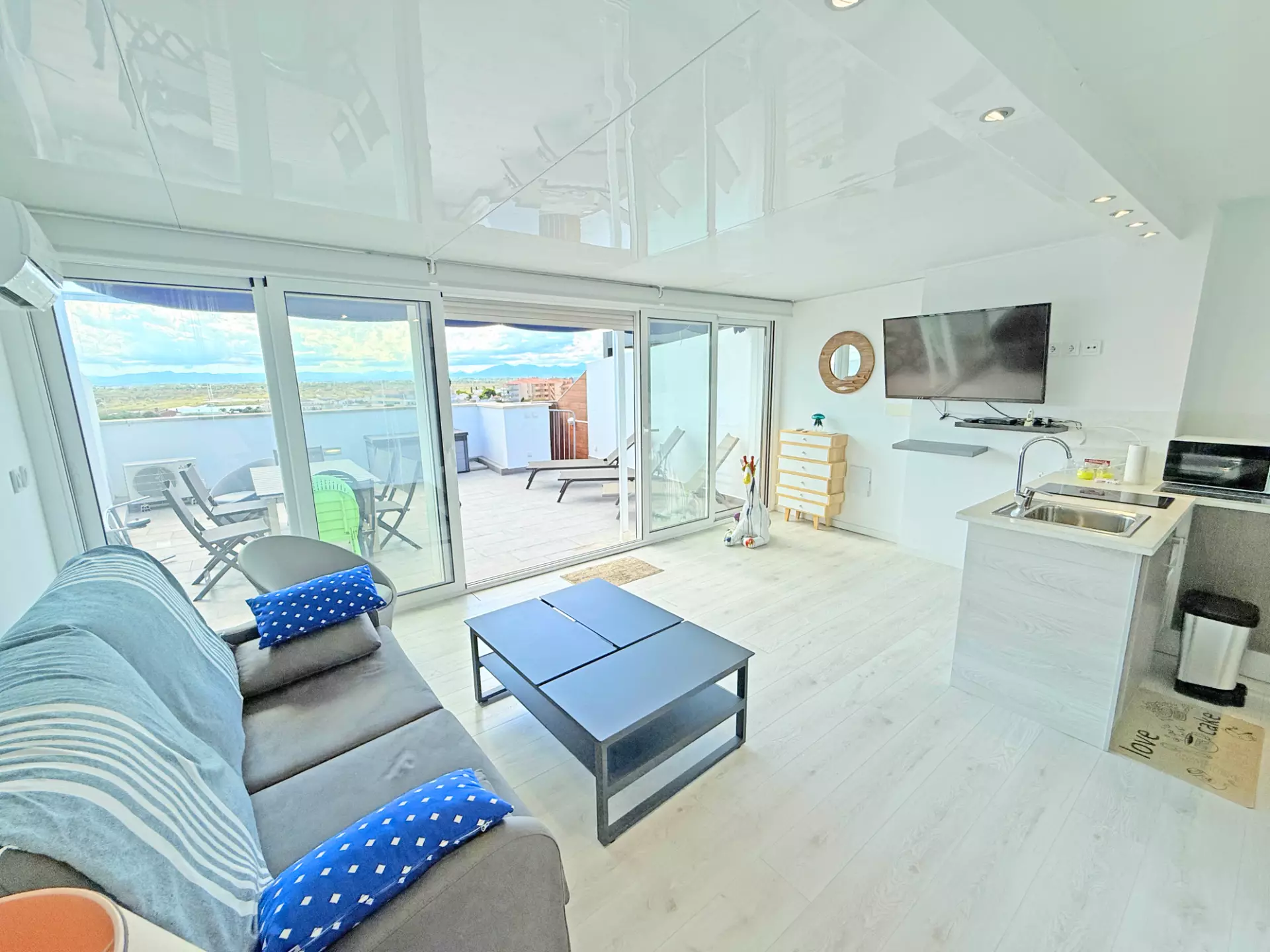 Extraordinaire penthouse-duplex avec piscine et parking à Roses