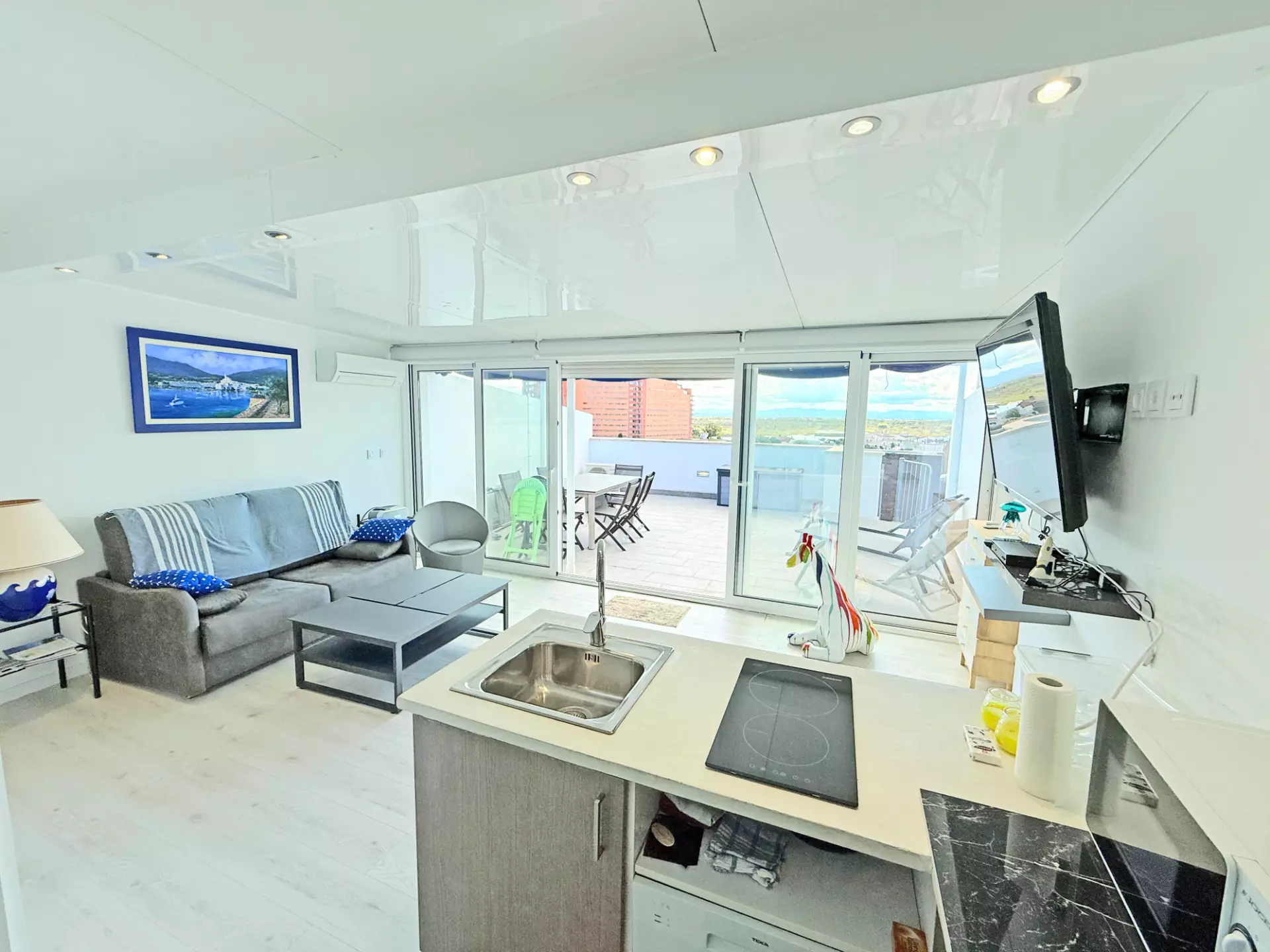 Extraordinaire penthouse-duplex avec piscine et parking à Roses