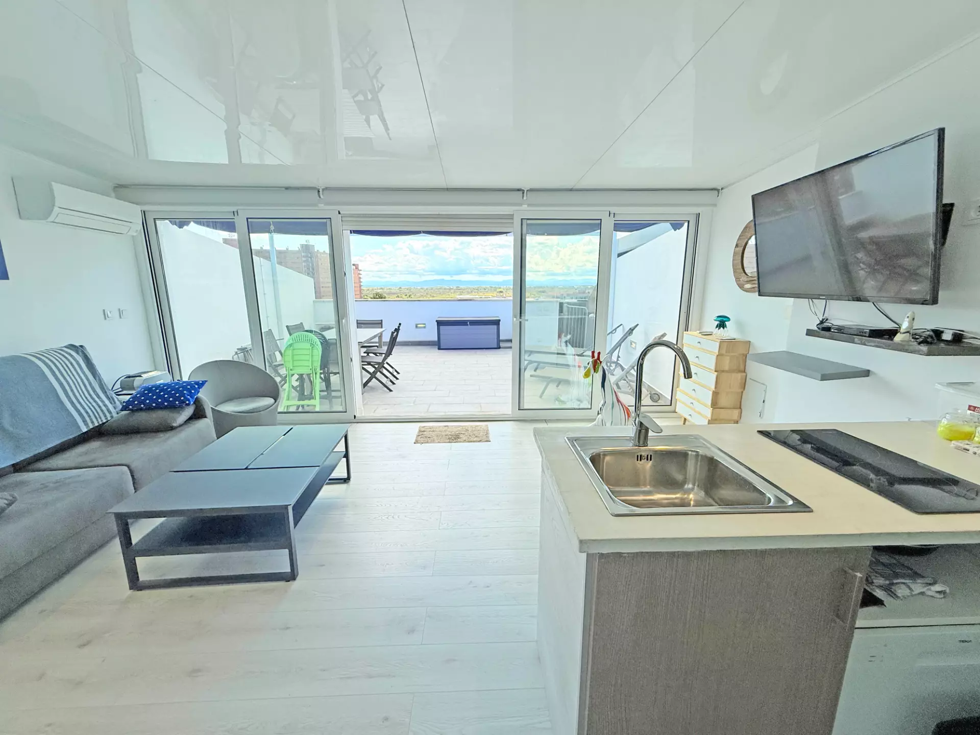 Extraordinaire penthouse-duplex avec piscine et parking à Roses