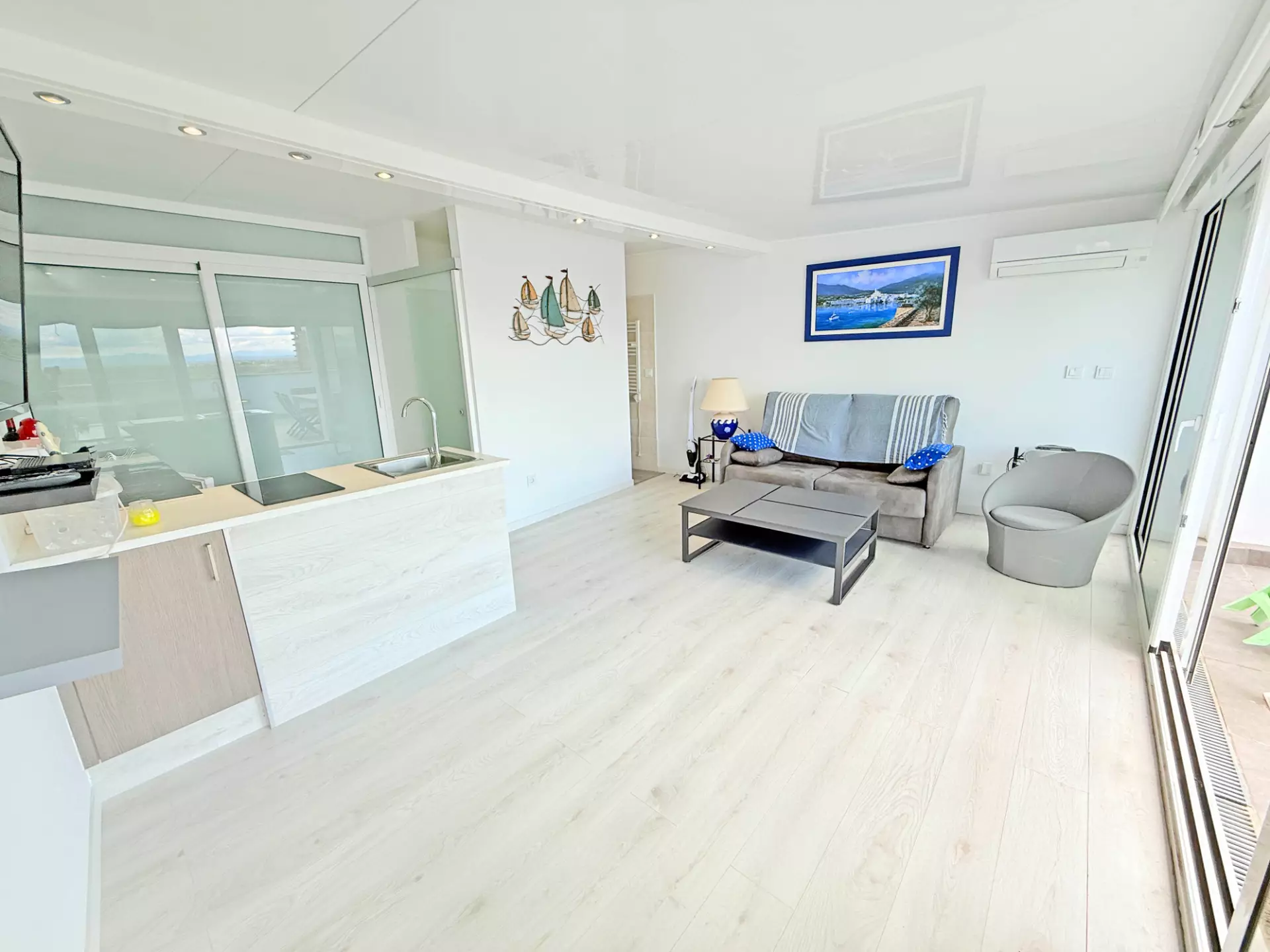 Extraordinaire penthouse-duplex avec piscine et parking à Roses
