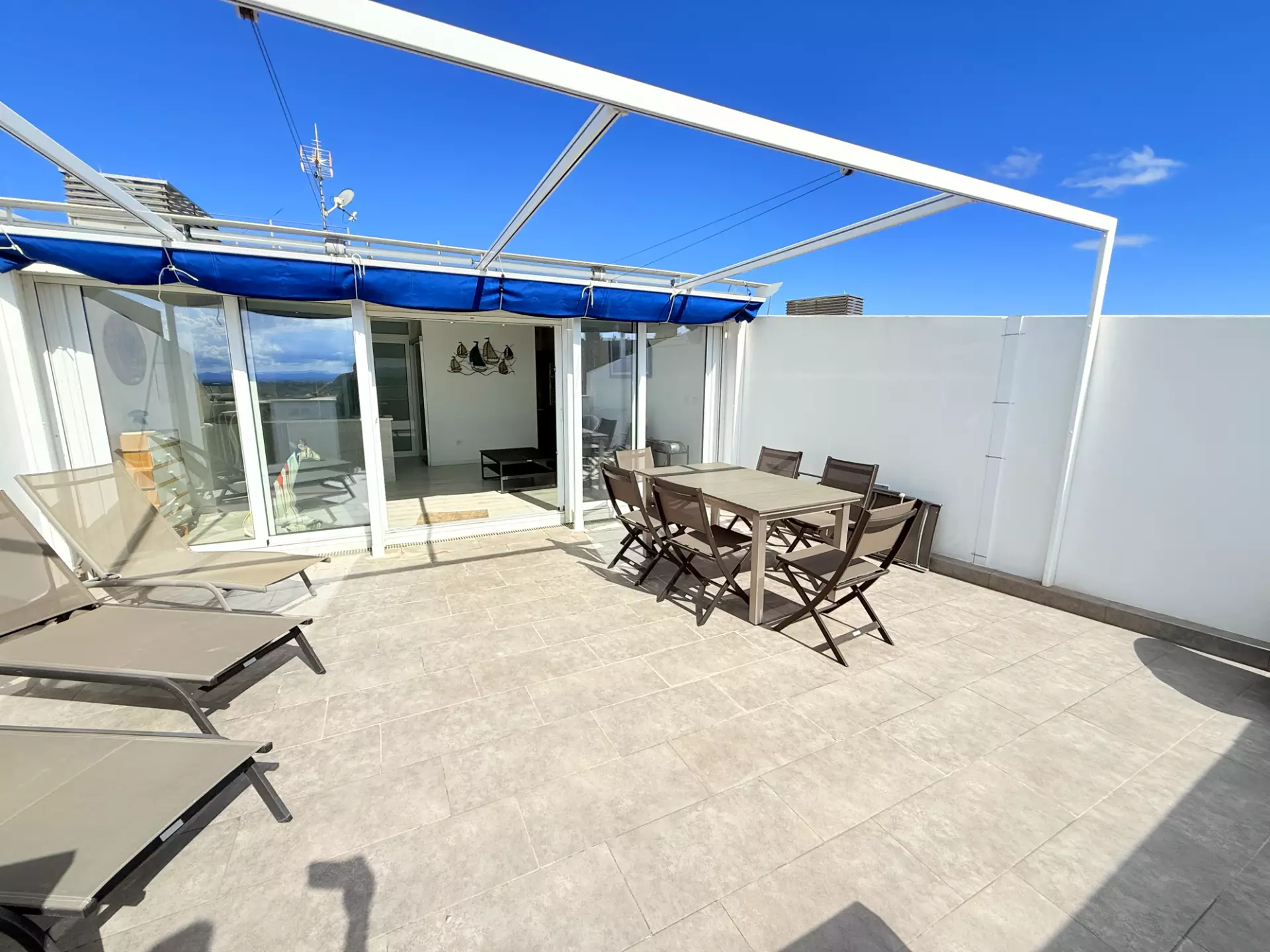 Extraordinaire penthouse-duplex avec piscine et parking à Roses