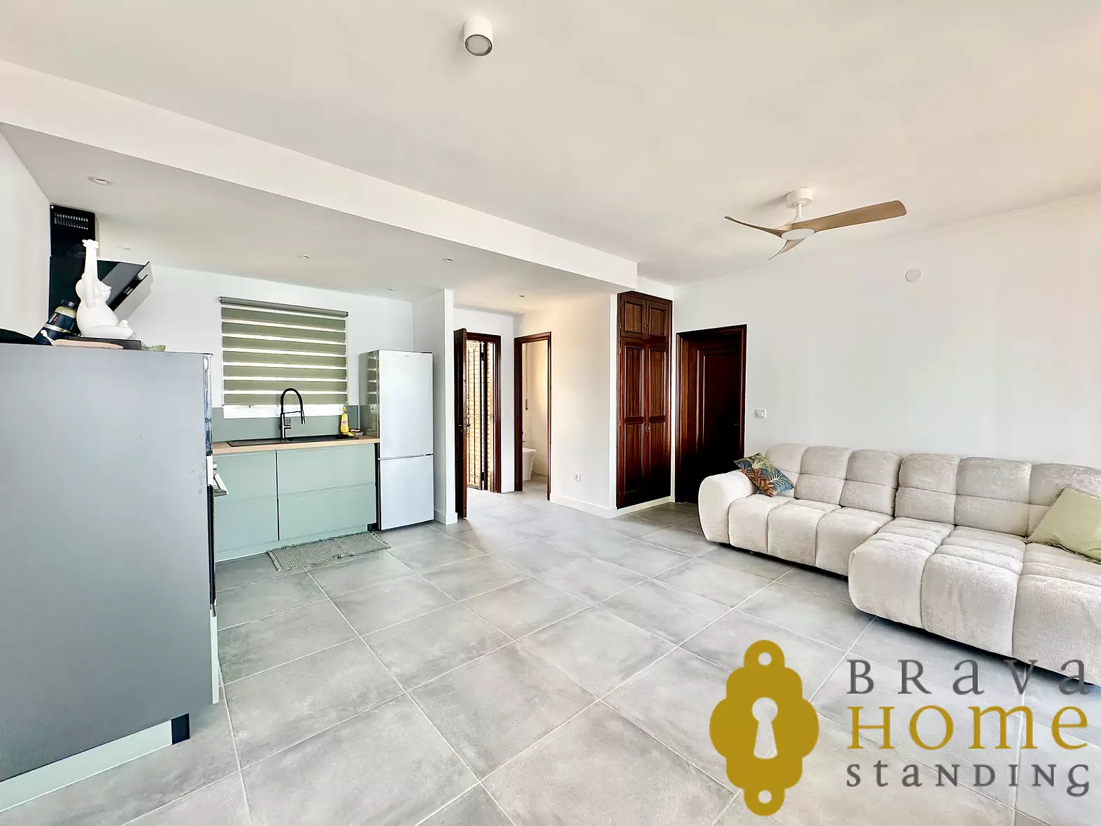 Apartament reformat amb vistes panoràmiques excepcionals sobre la badia de Roses