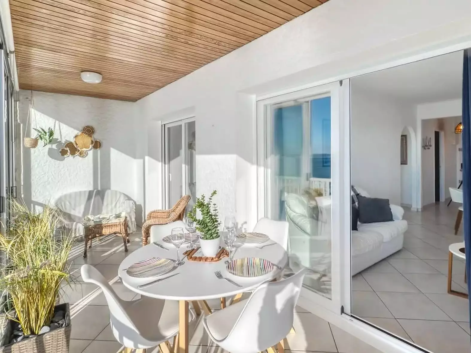 Apartament amb llicència turística i vistes al mar a Canyelles, Roses