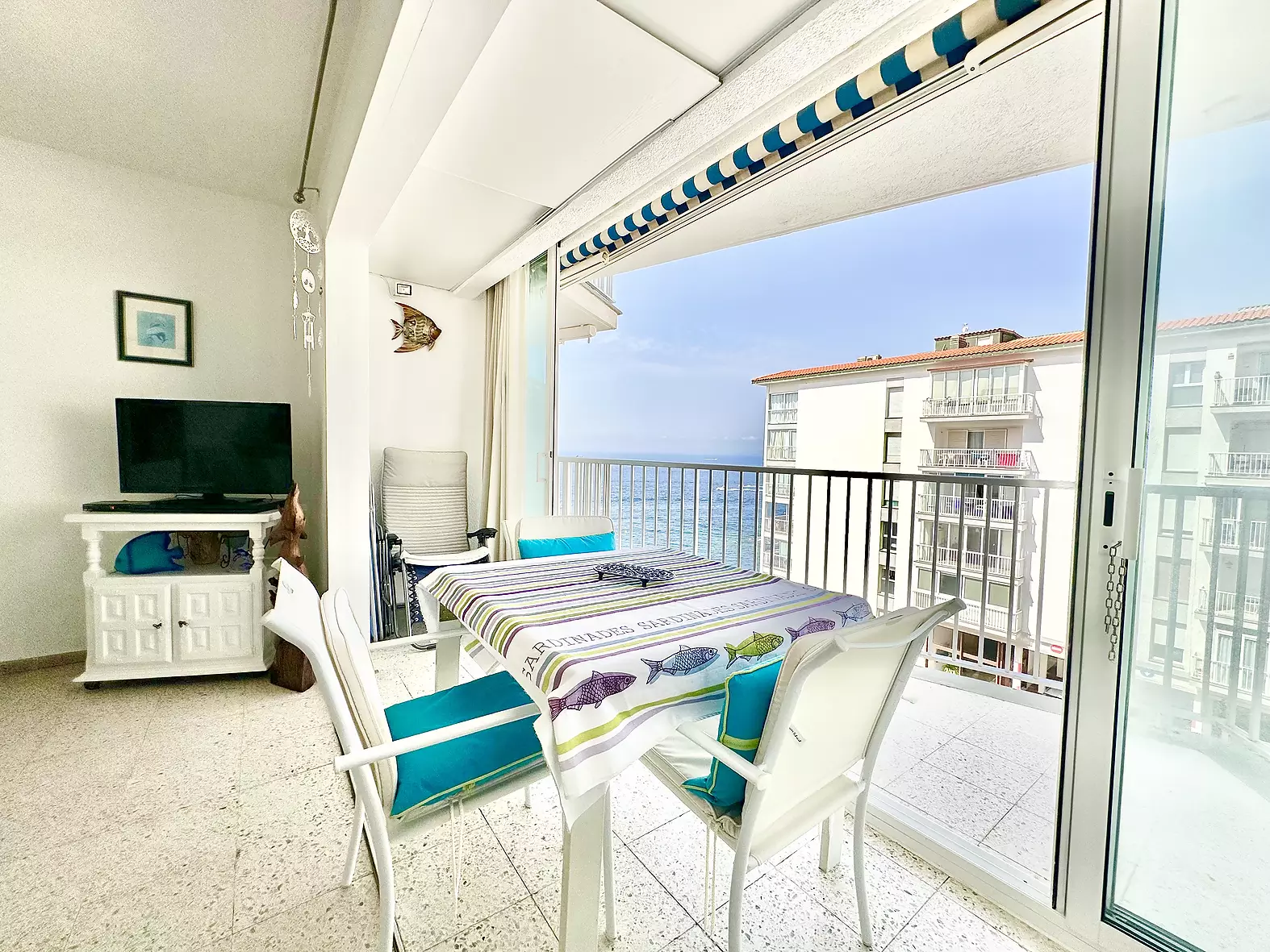 Acollidor apartament en primera línia de mar a Roses - El Far