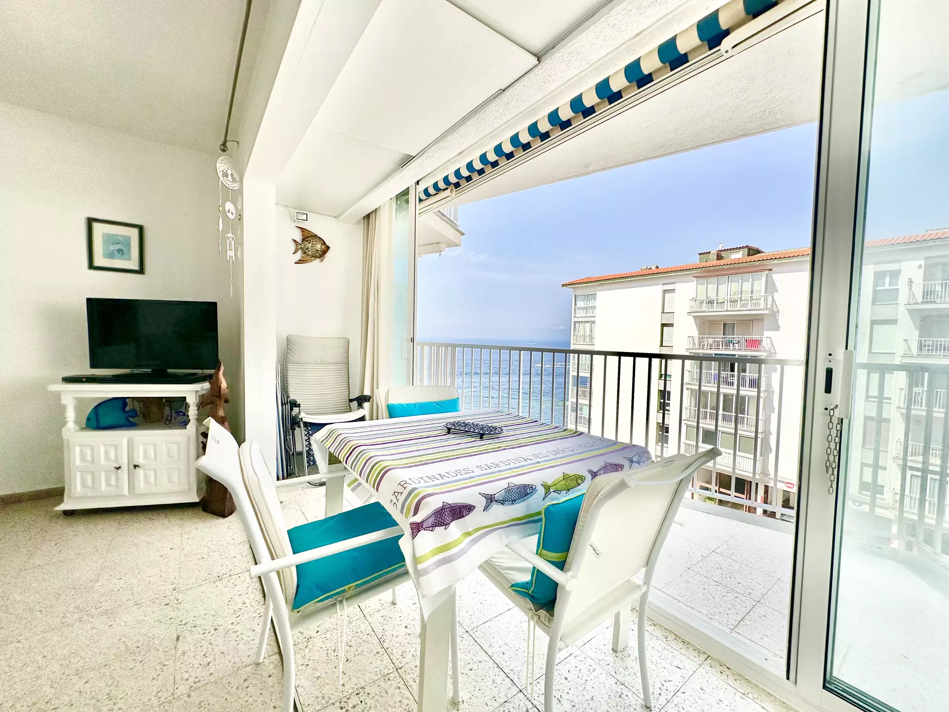 Acollidor apartament en primera línia de mar a Roses - El Far