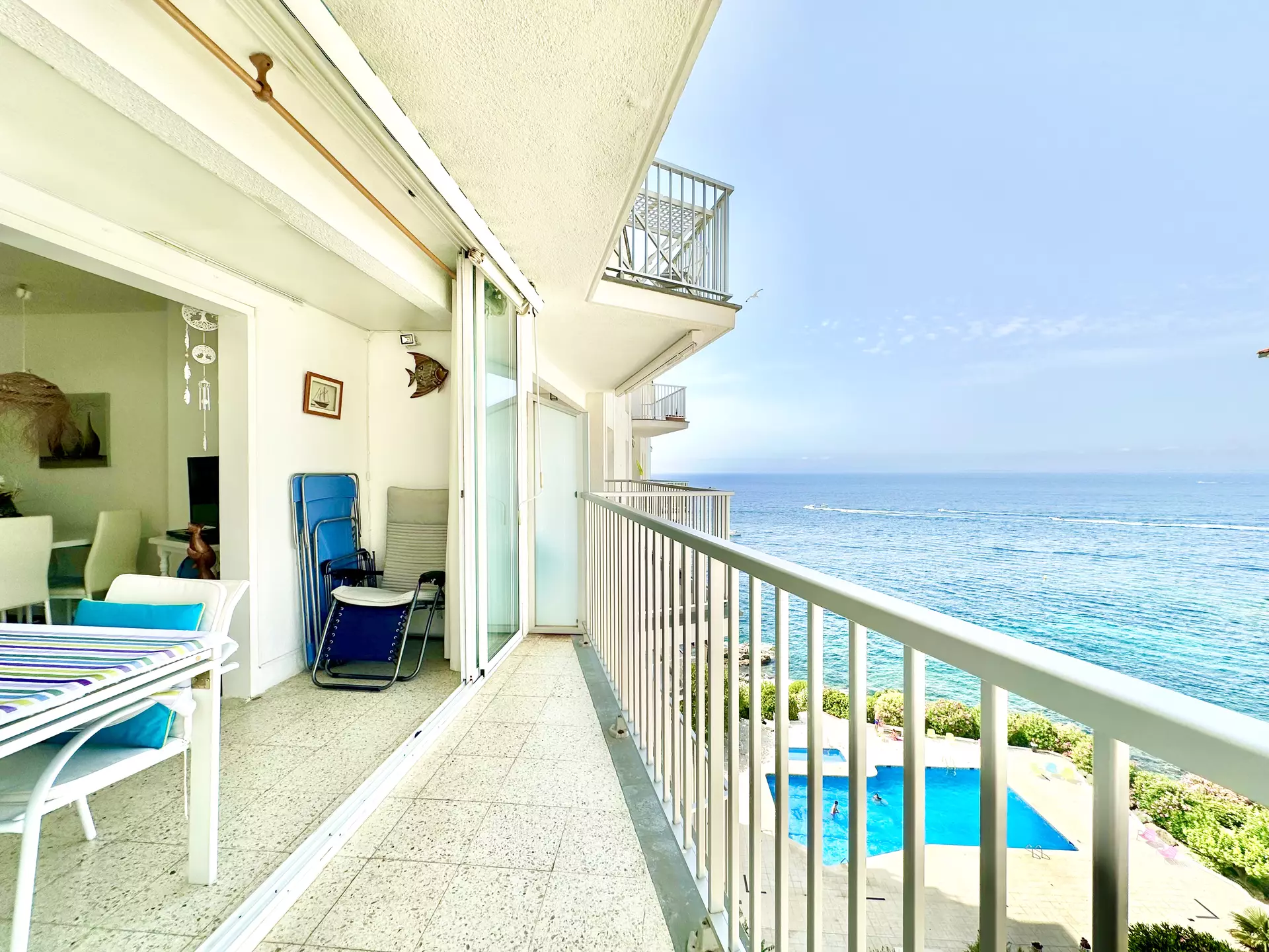 Acollidor apartament en primera línia de mar a Roses - El Far