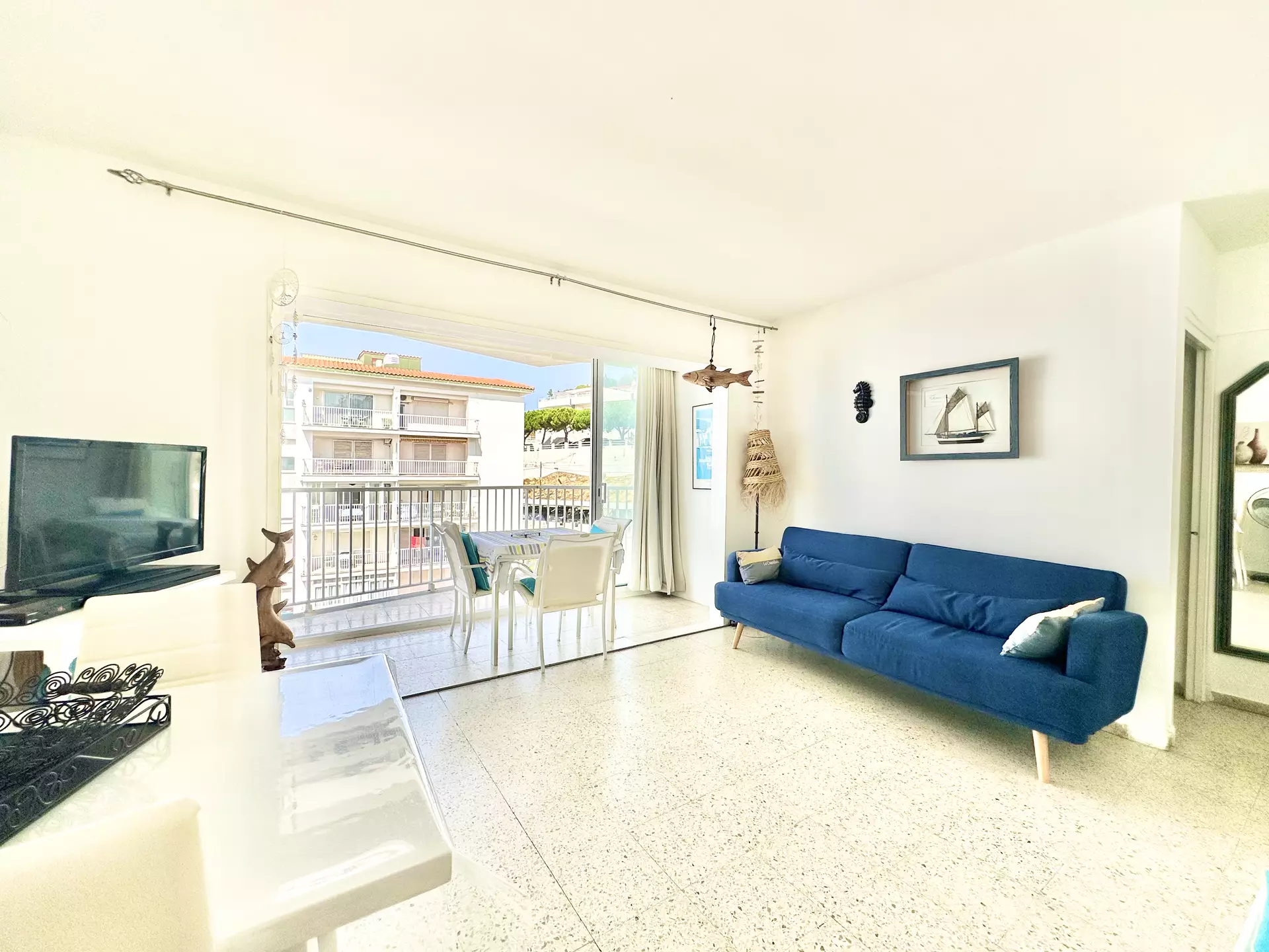 Acollidor apartament en primera línia de mar a Roses - El Far