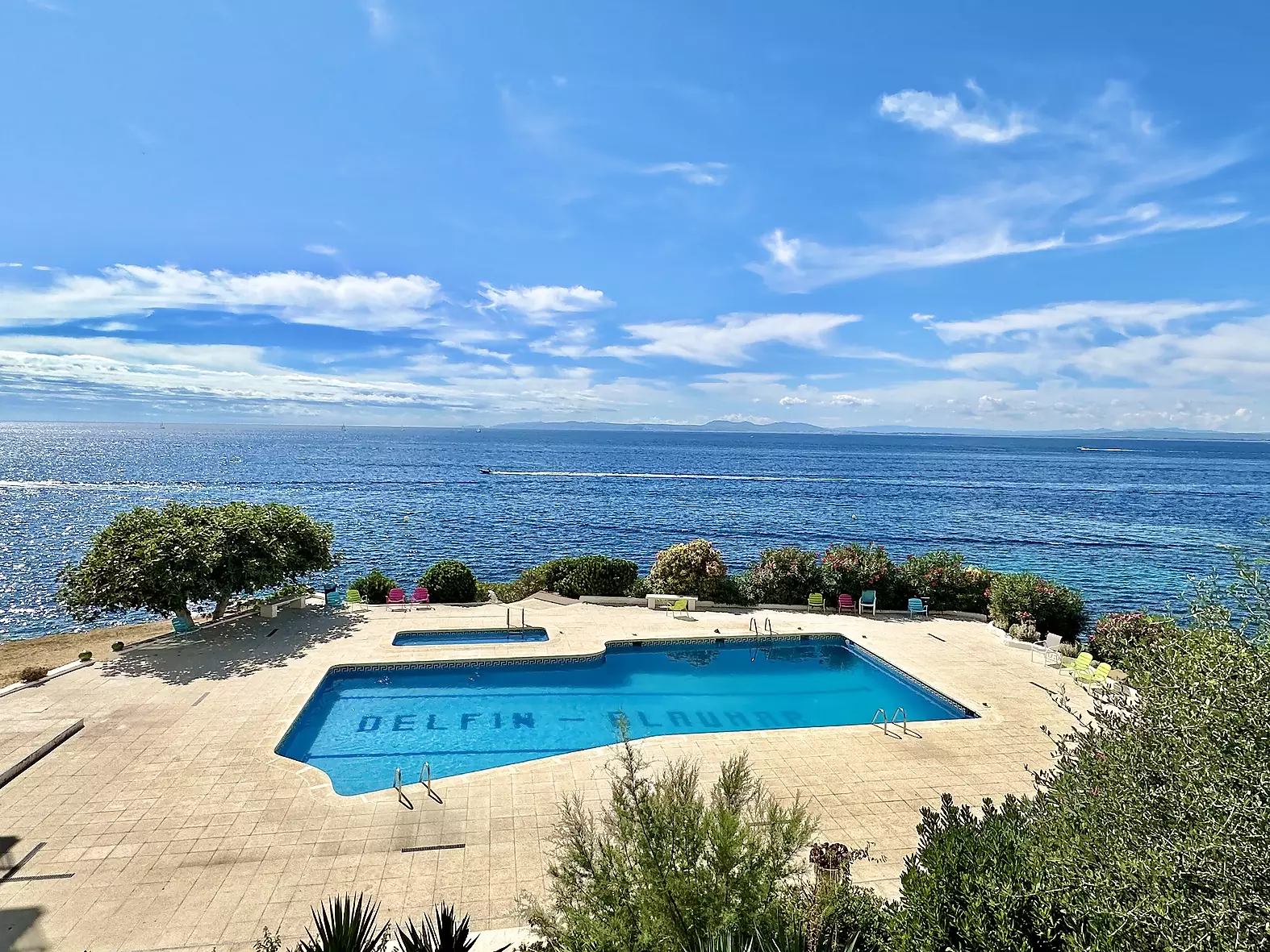 Acollidor apartament en primera línia de mar a Roses - El Far
